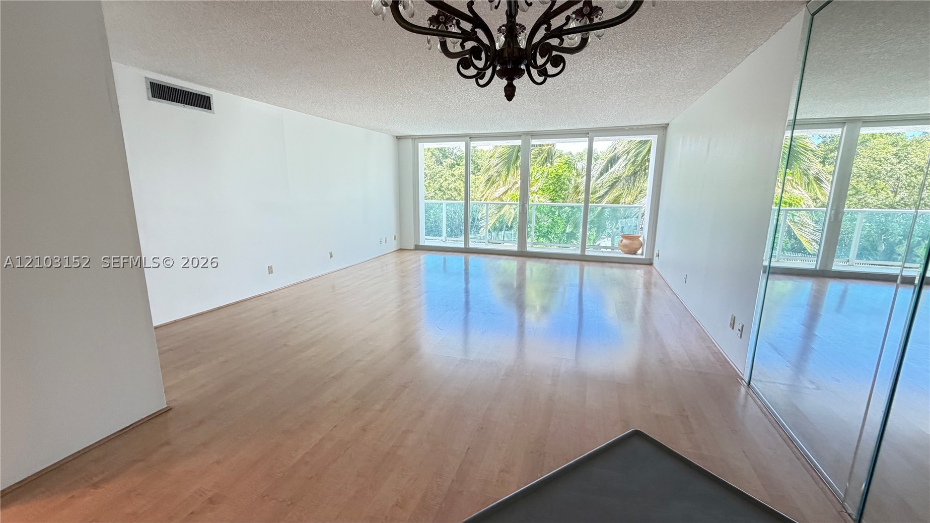 image Arlen House East20