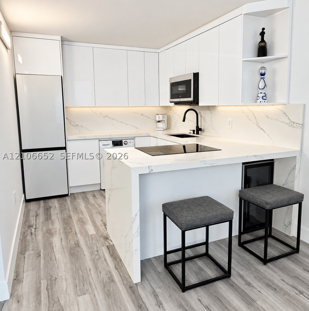 345 Ocean Dr #325 Miami Beach, FL 33139