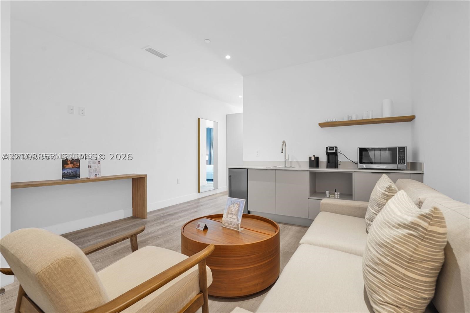 image Smart Brickell III22