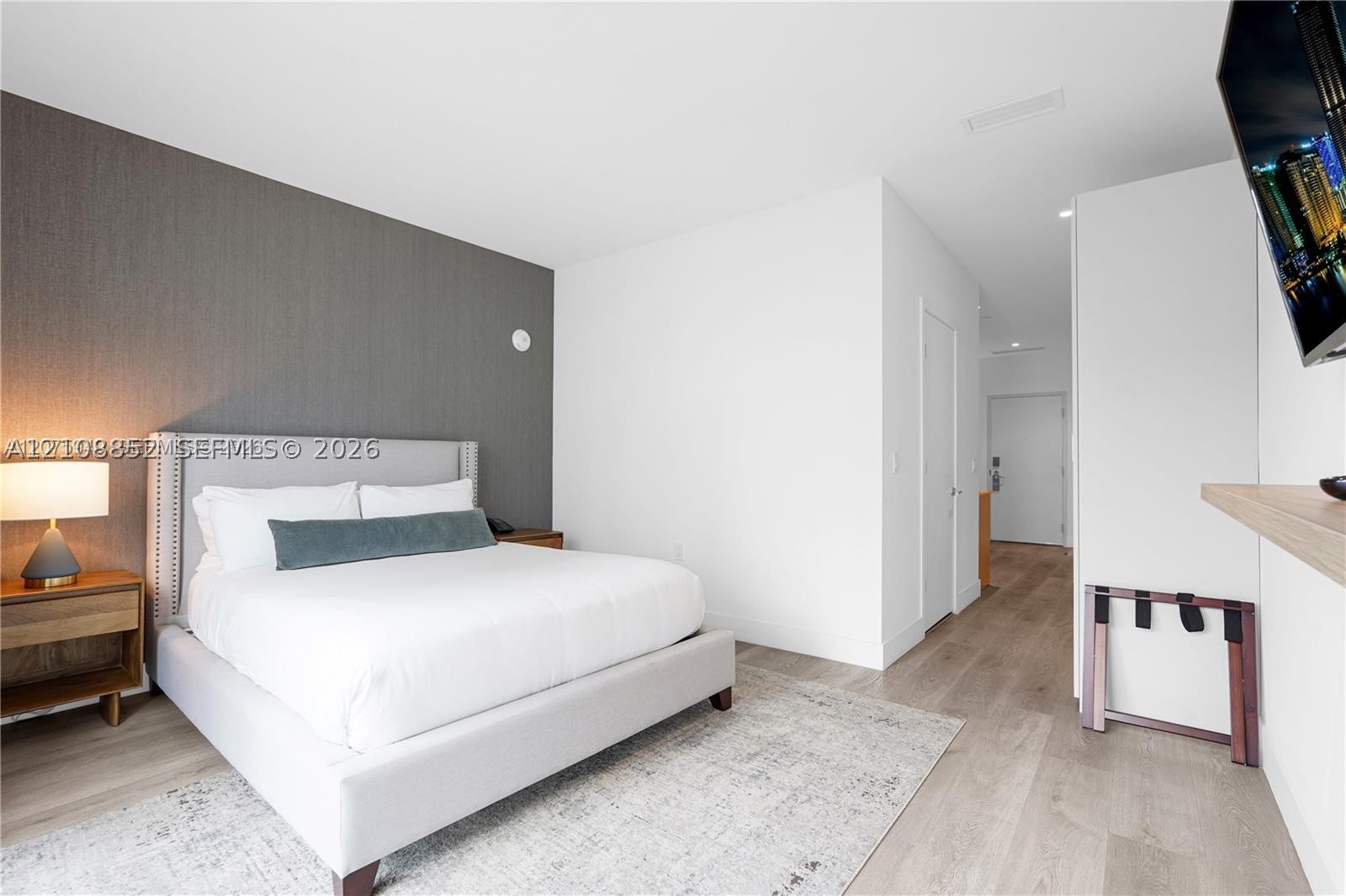 image Smart Brickell III32