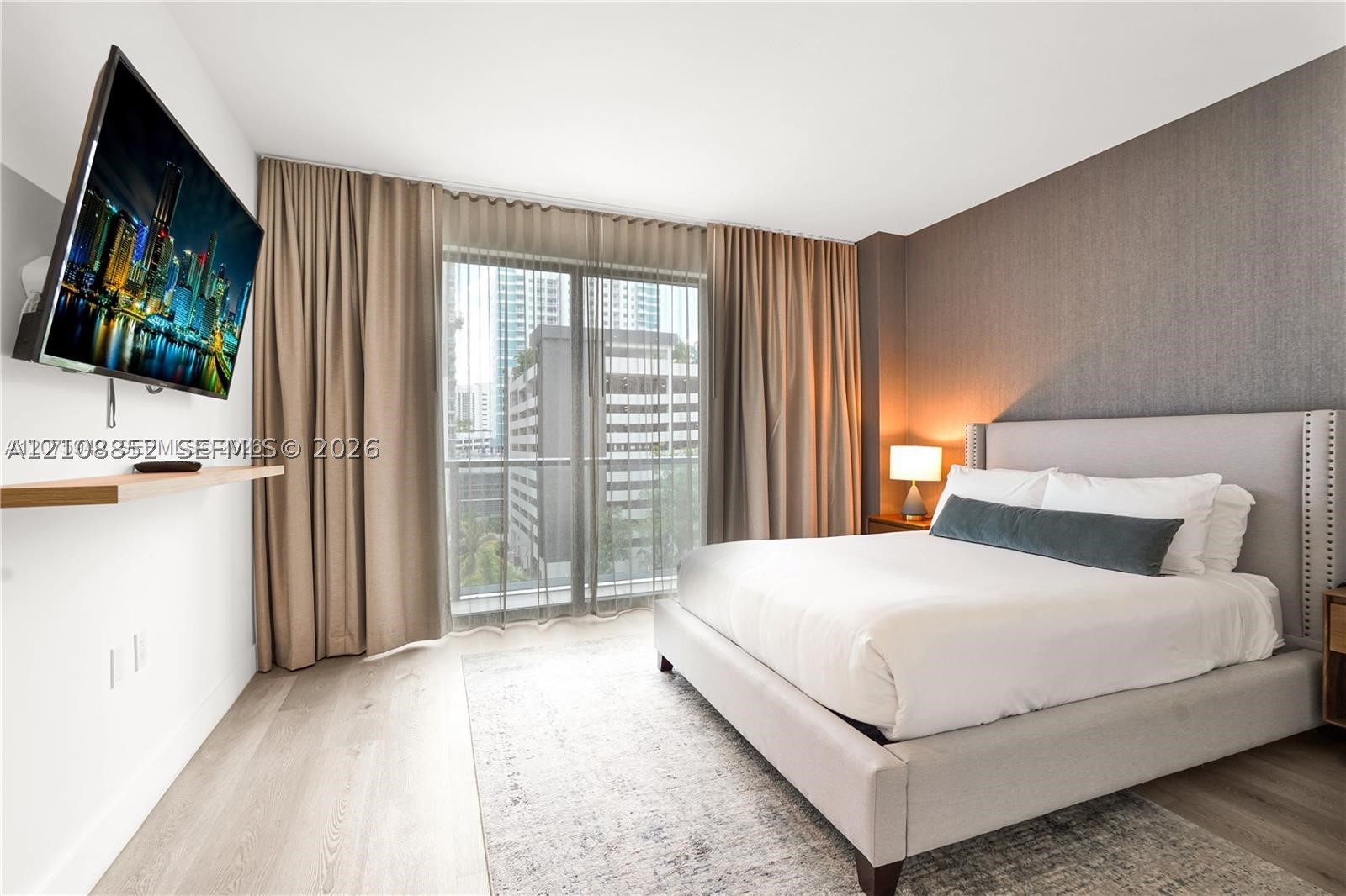 image Smart Brickell III36