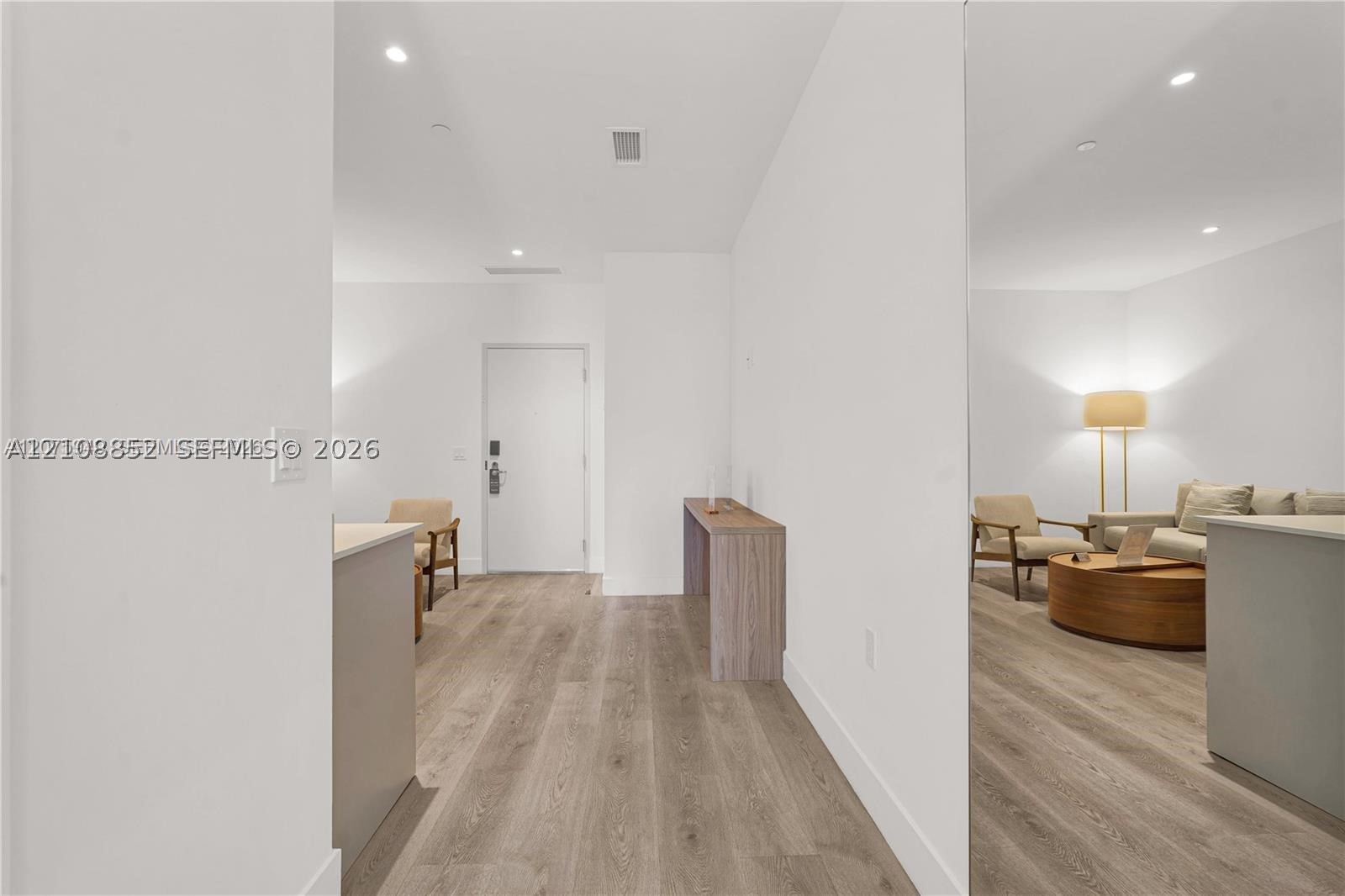 image Smart Brickell III38