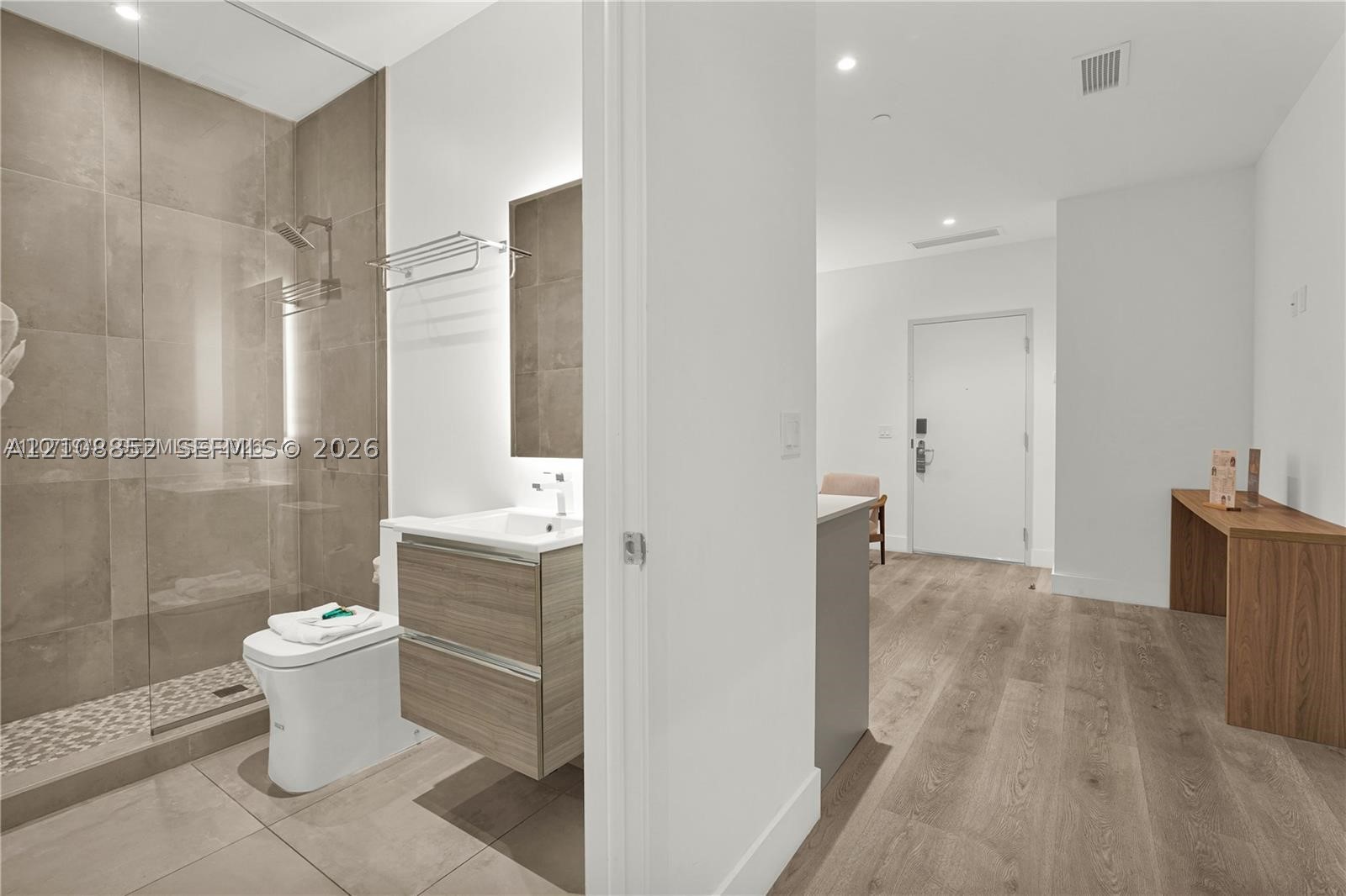 image Smart Brickell III44