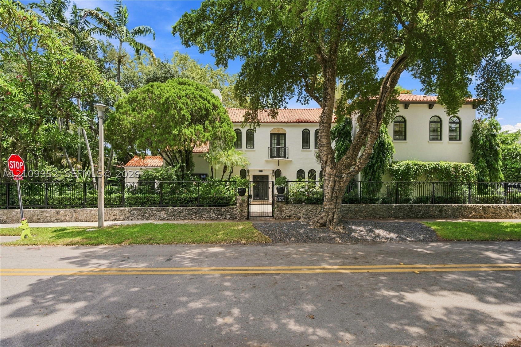 1674 Nocatee Dr Miami, FL 33133
