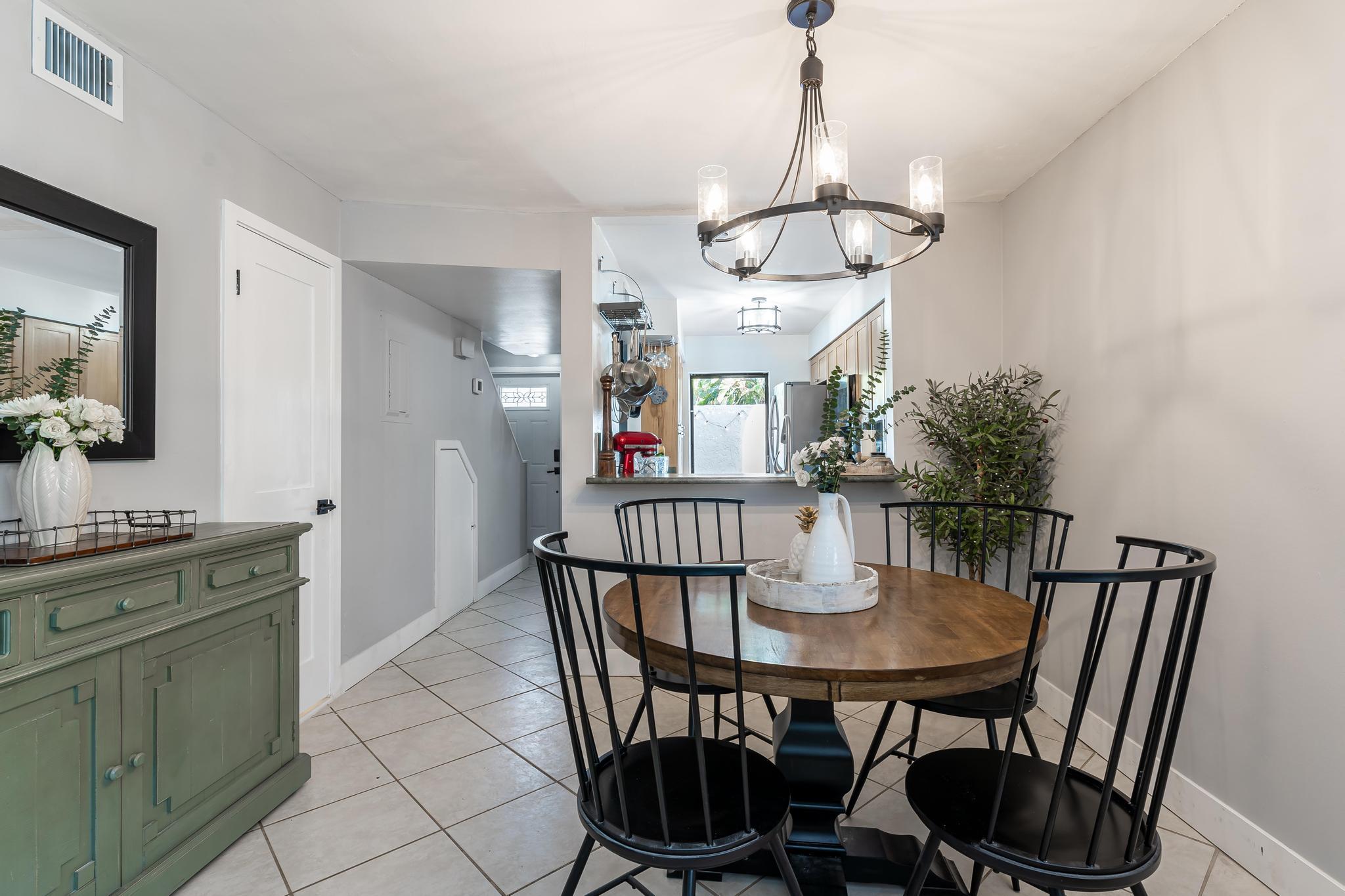 563 NE 7th Fort Lauderdale, FL 33301