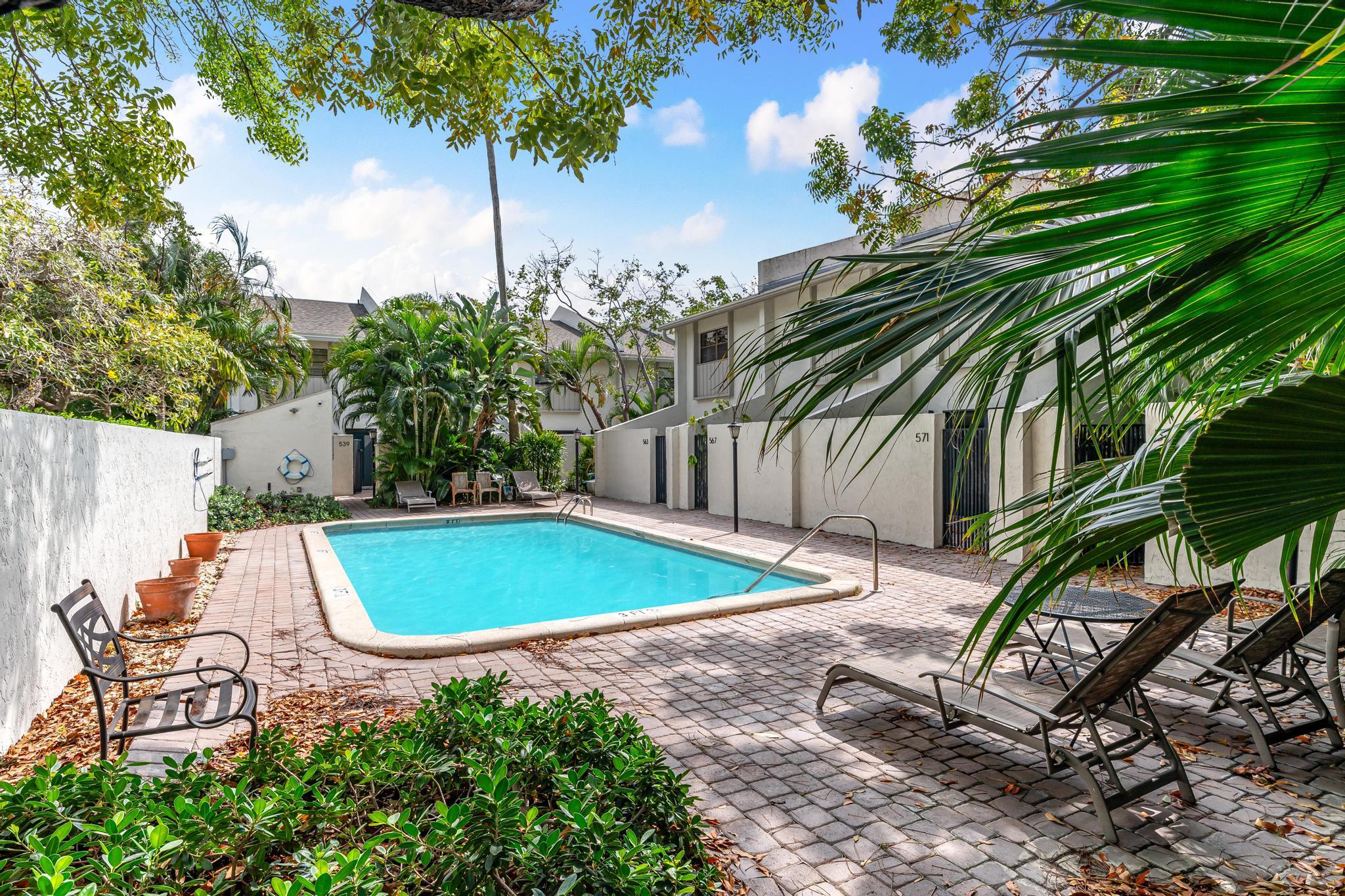 563 NE 7th Fort Lauderdale, FL 33301