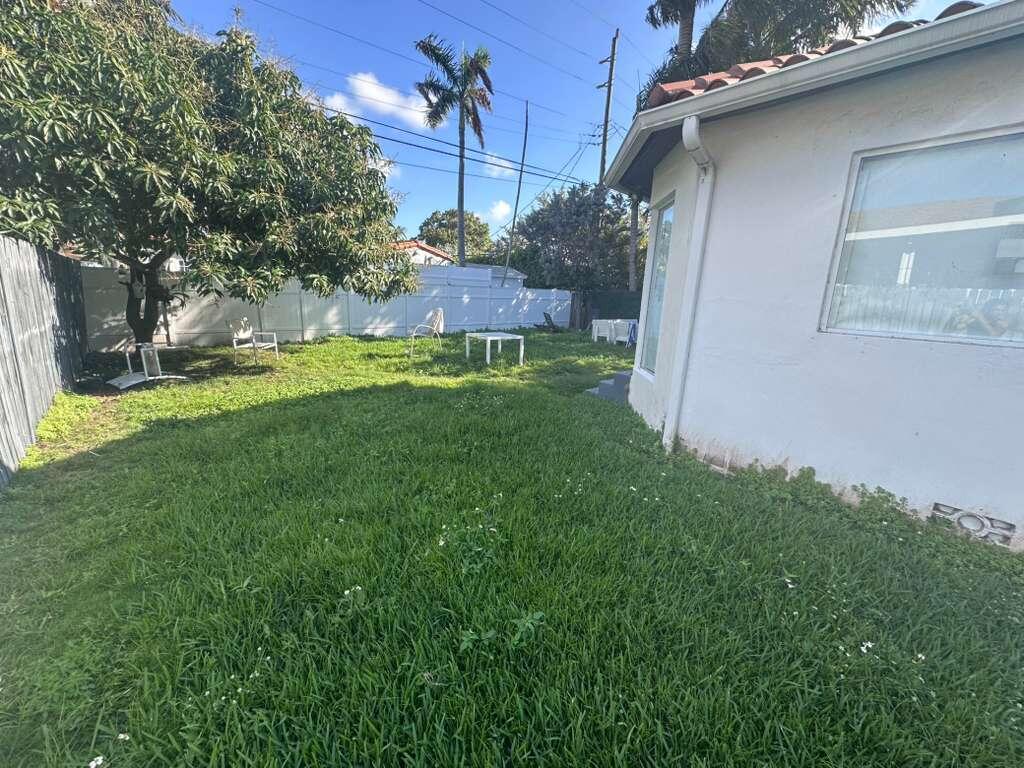 1460 Marseille Miami Beach, FL 33141