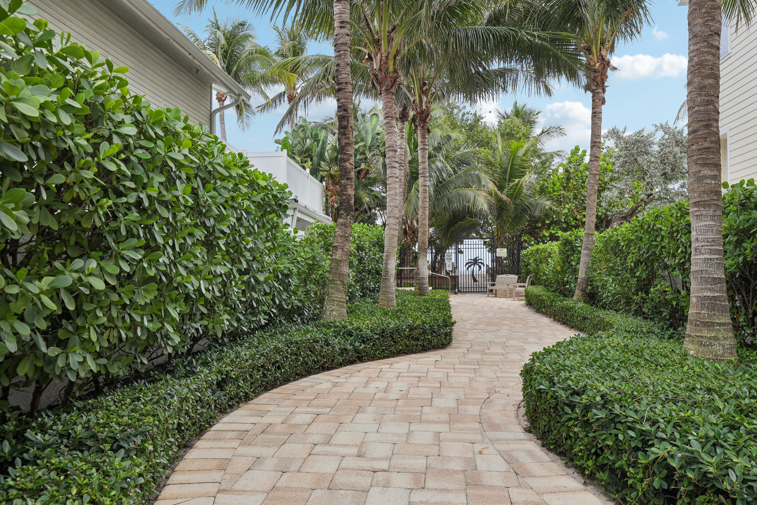 3406 Robbins Pompano Beach, FL 33062