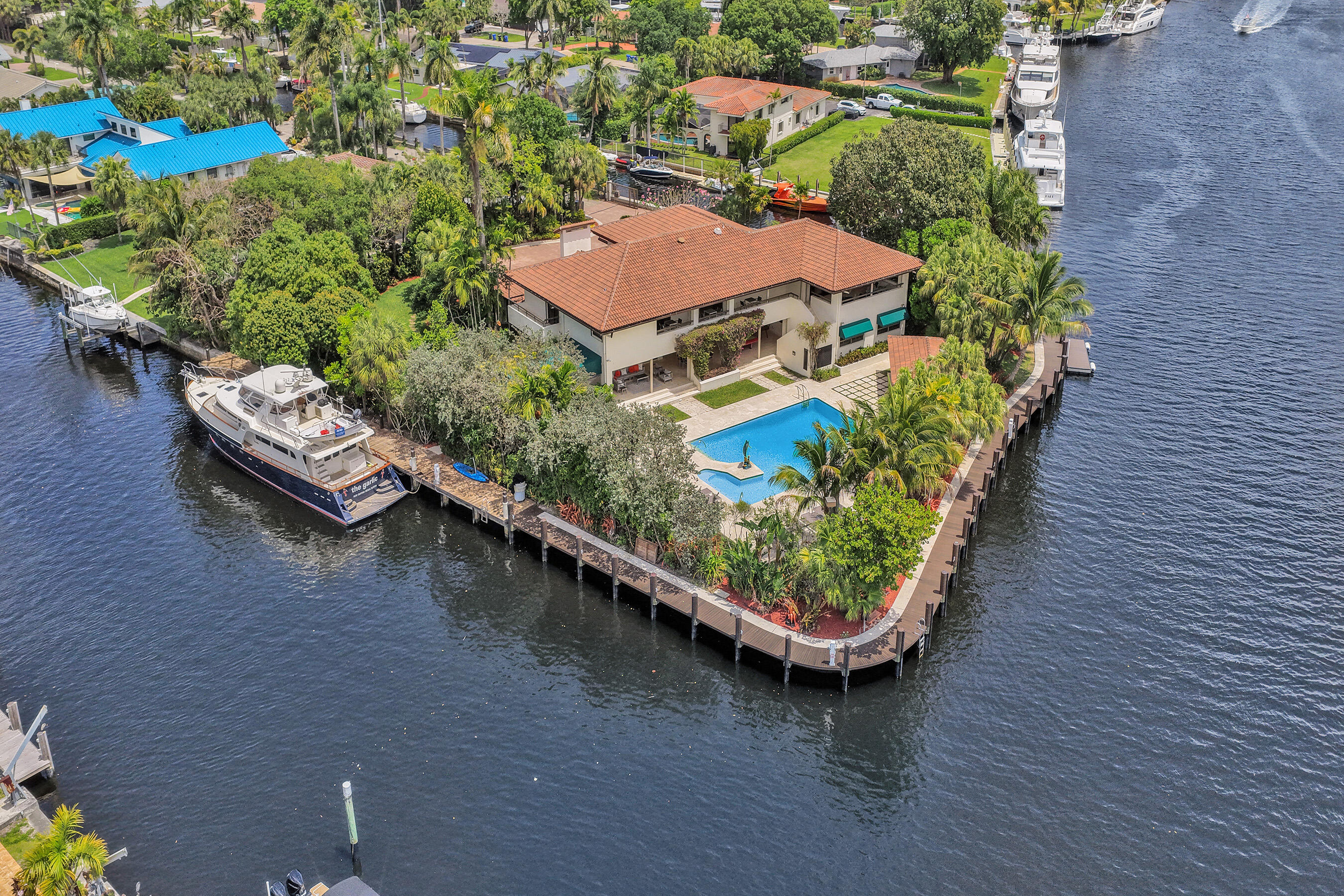 2441 SW 28th Fort Lauderdale, FL 33312