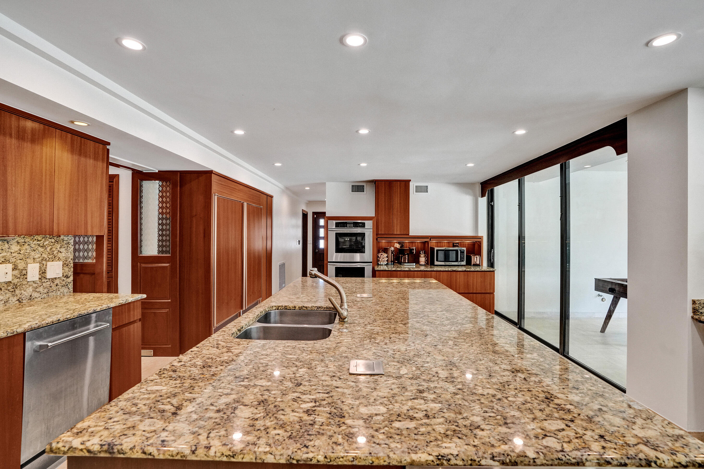 2441 SW 28th Fort Lauderdale, FL 33312