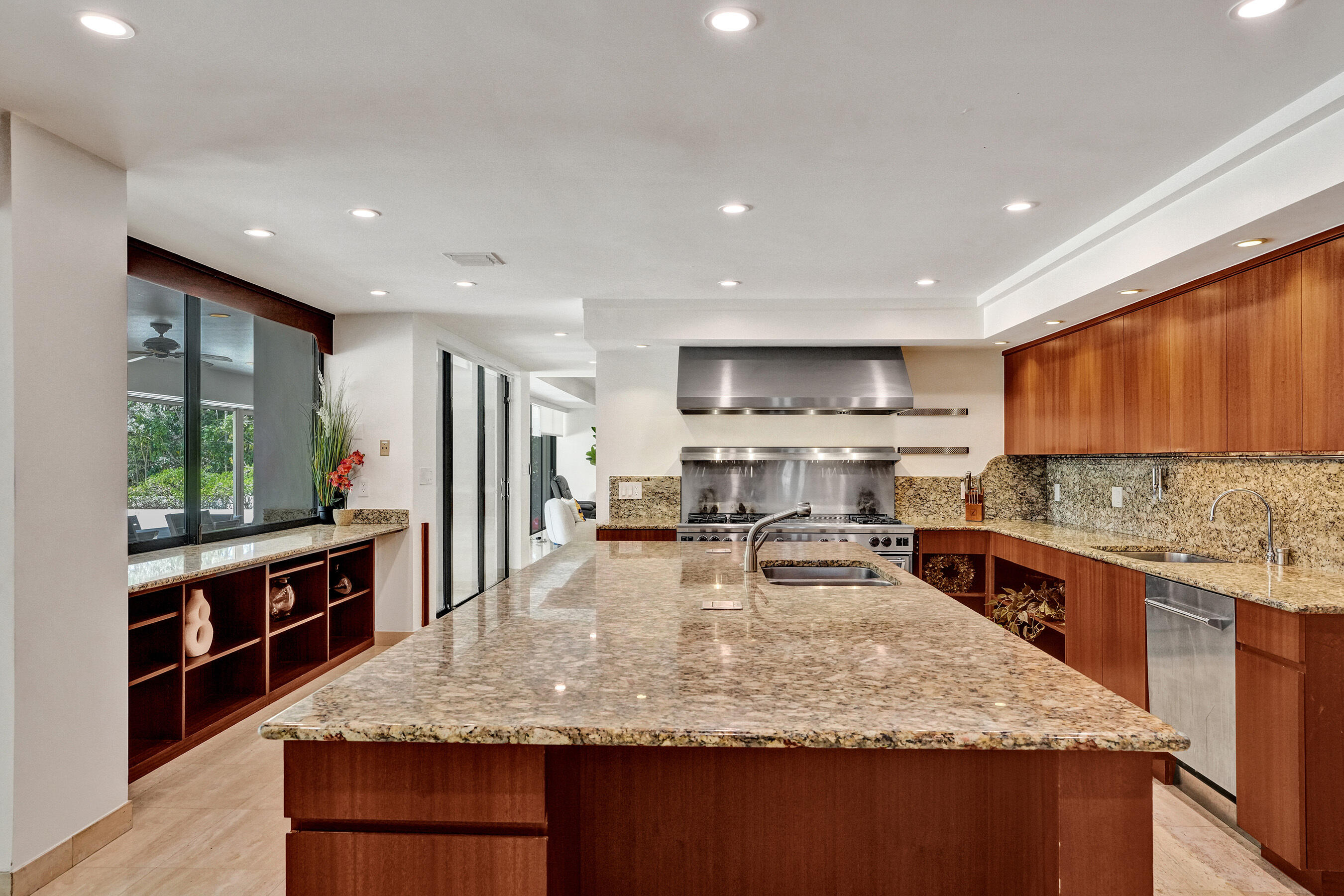 2441 SW 28th Fort Lauderdale, FL 33312