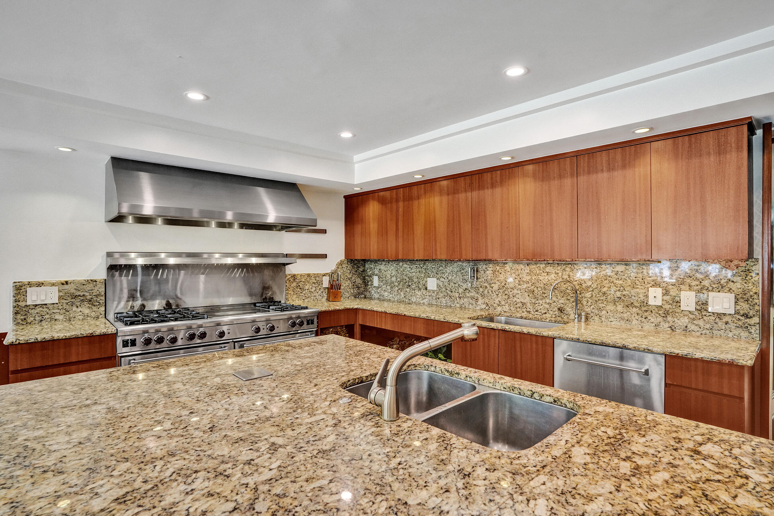 2441 SW 28th Fort Lauderdale, FL 33312