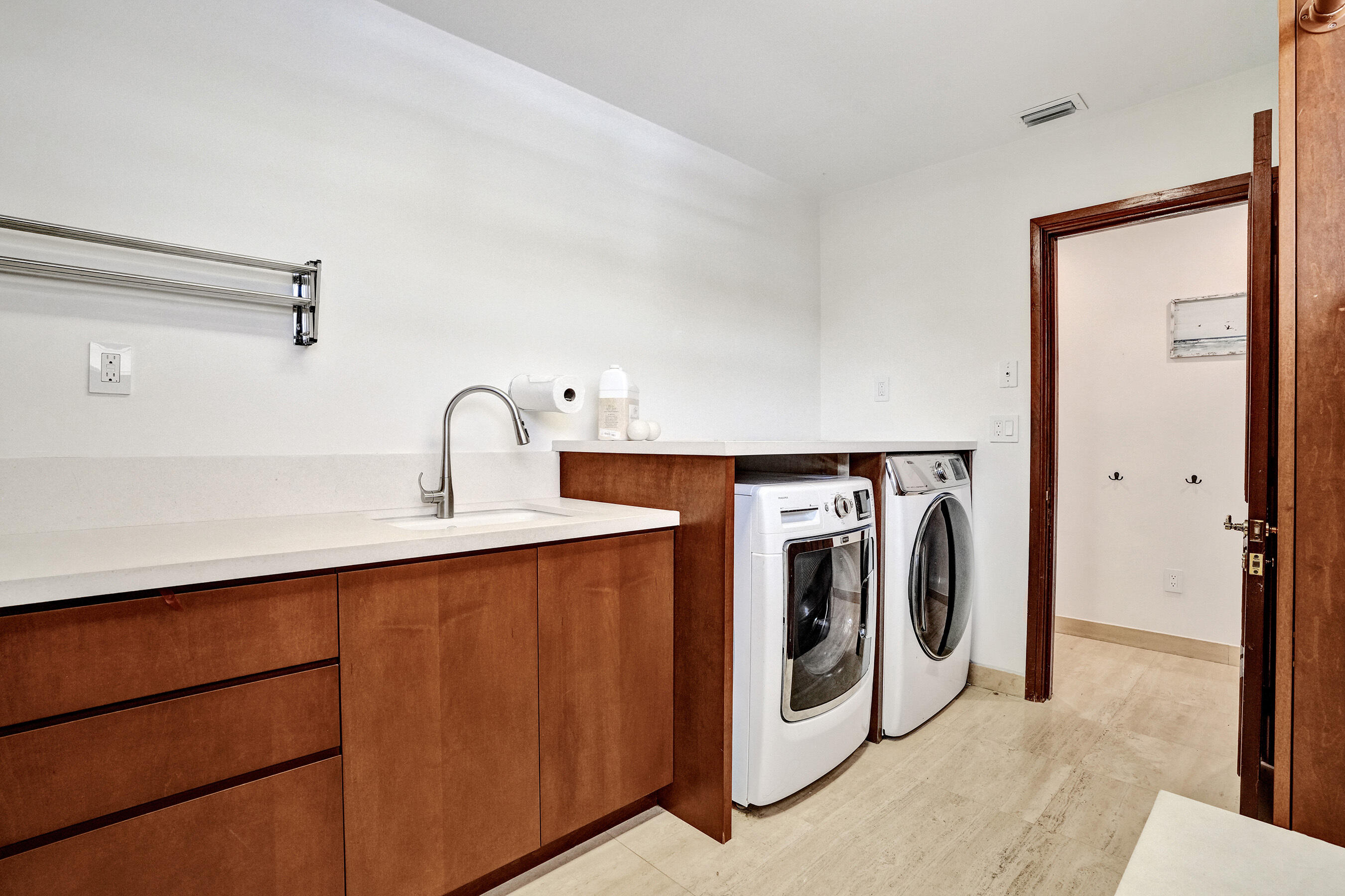 2441 SW 28th Fort Lauderdale, FL 33312