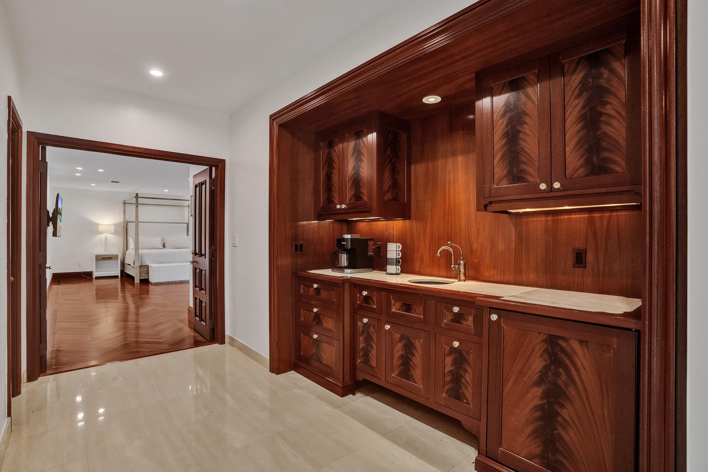 2441 SW 28th Fort Lauderdale, FL 33312