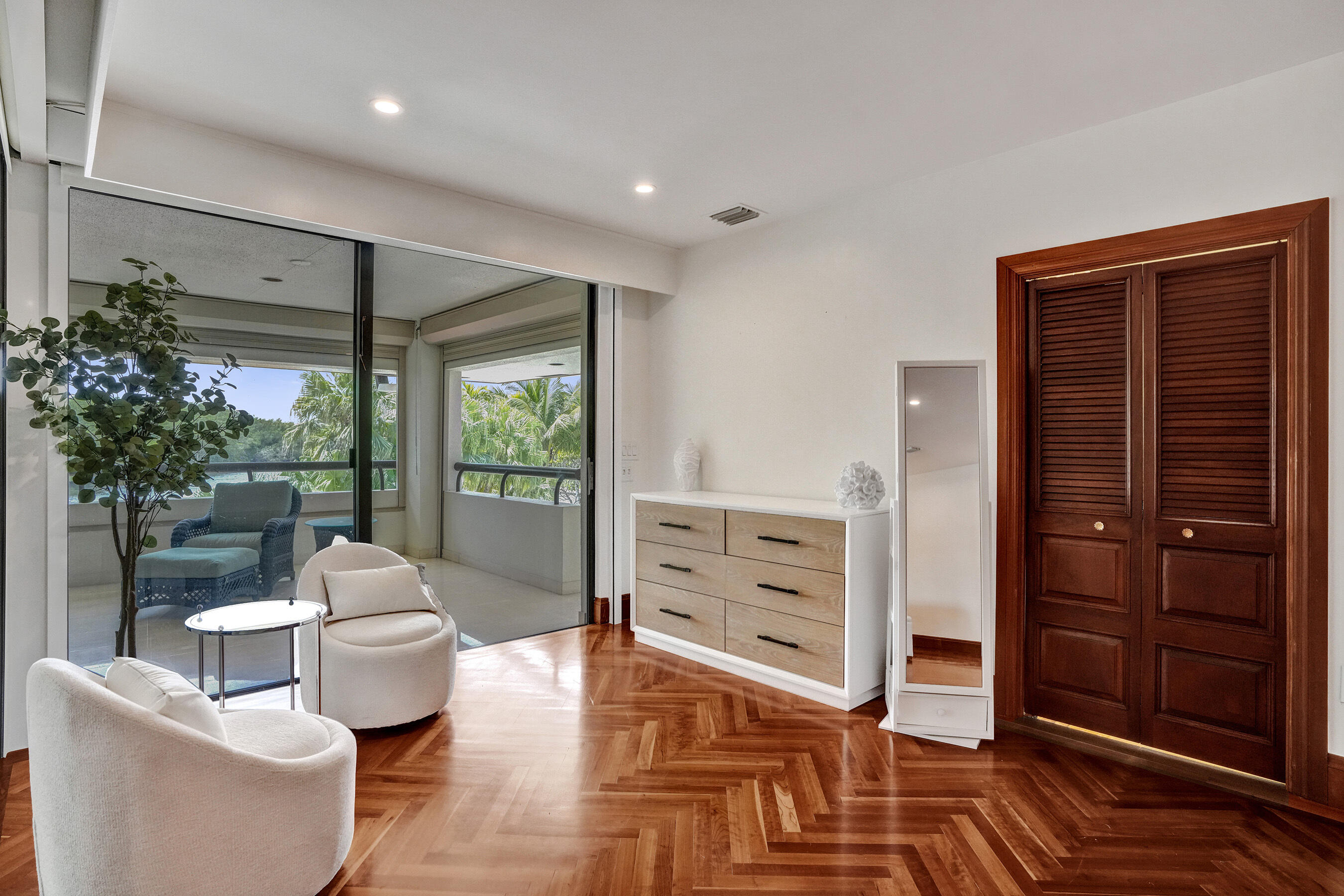 2441 SW 28th Fort Lauderdale, FL 33312