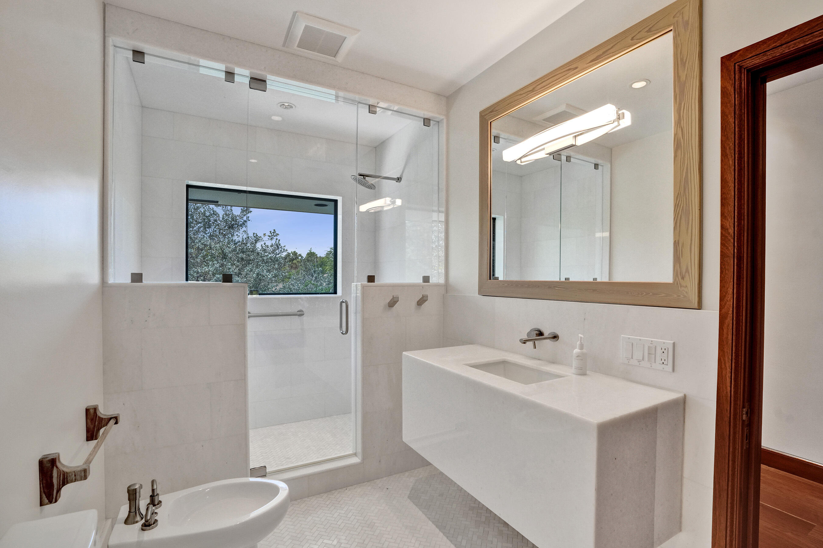 2441 SW 28th Fort Lauderdale, FL 33312