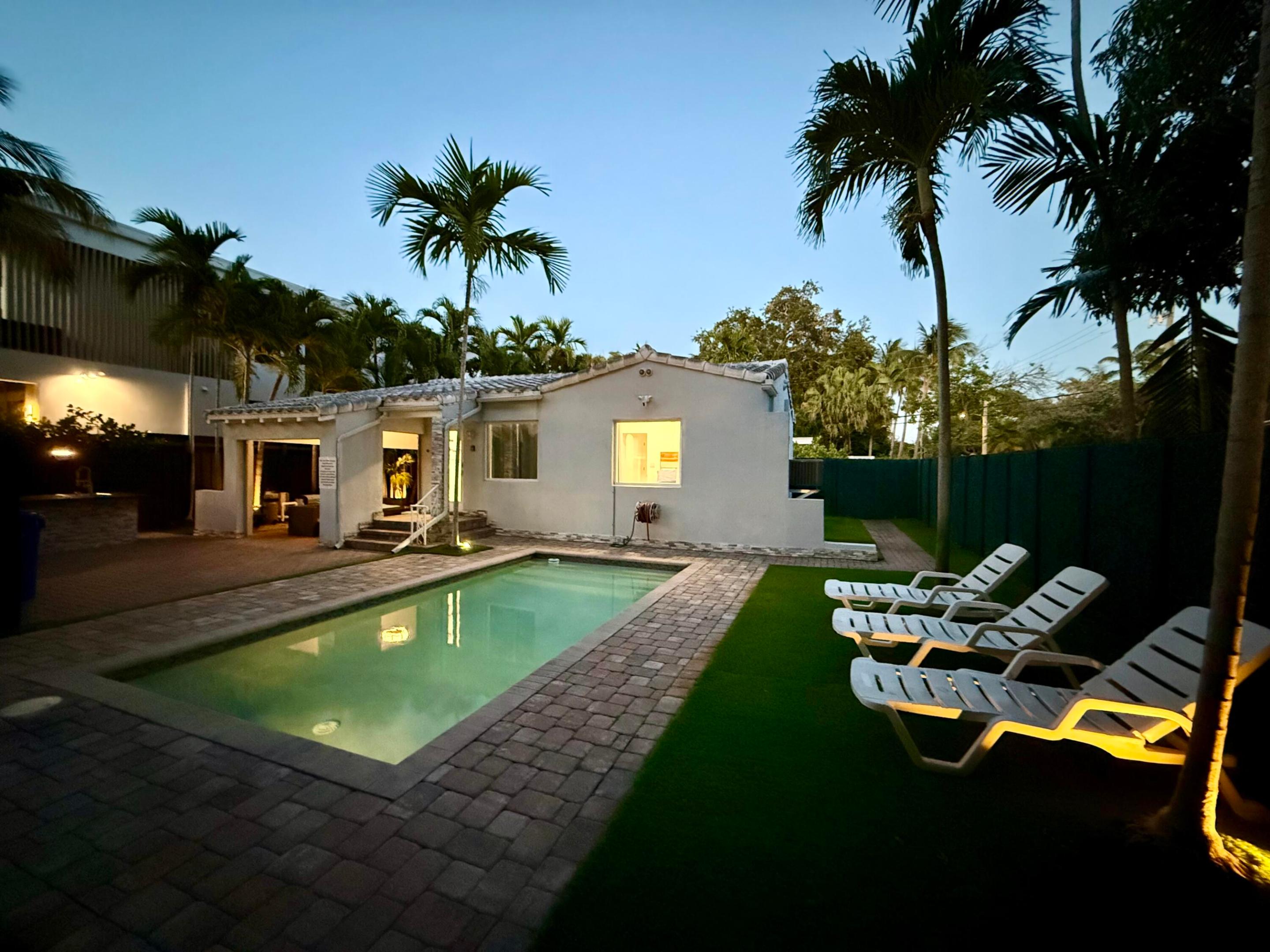 700 NE 17th Fort Lauderdale, FL 33304