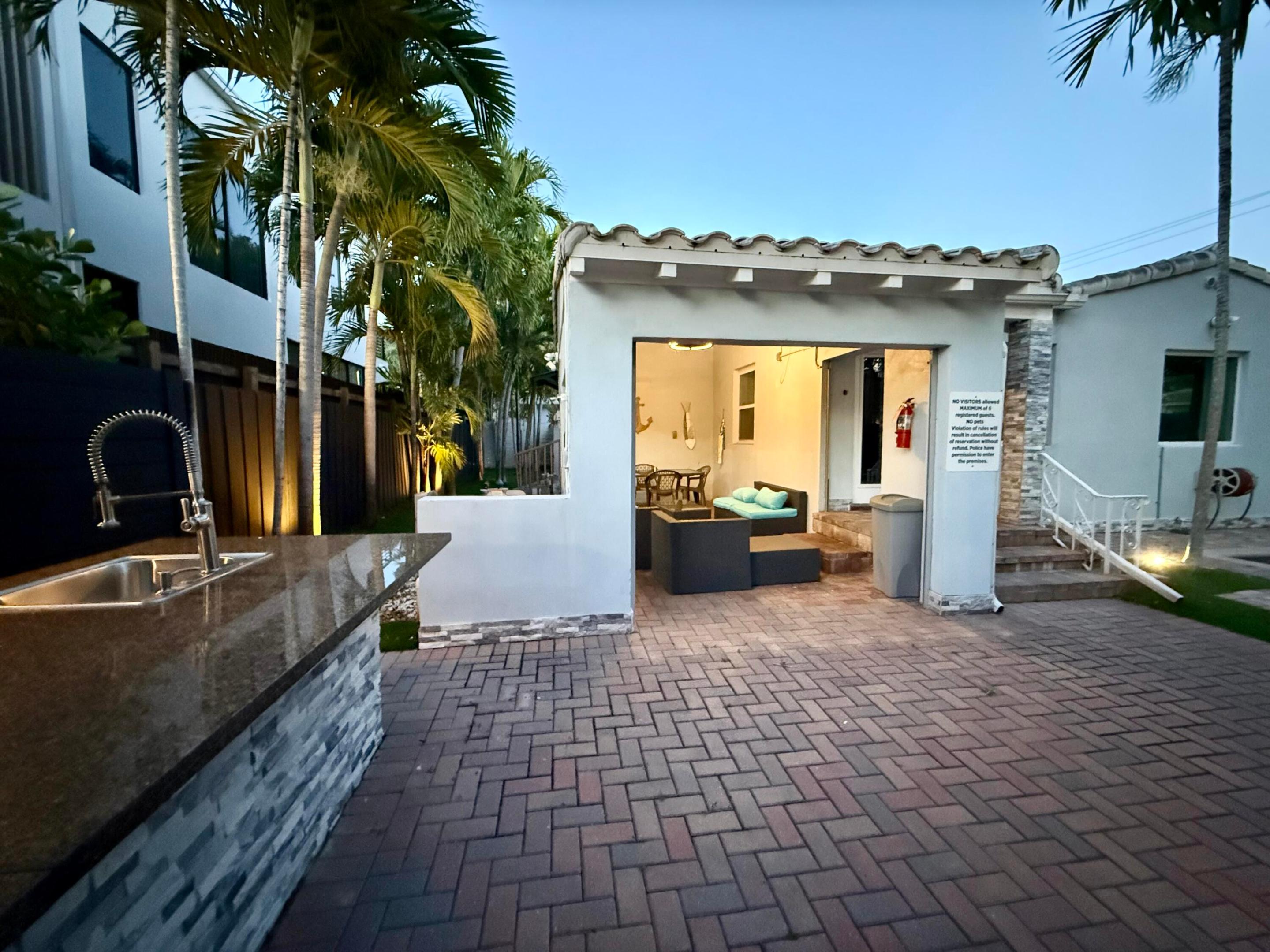 700 NE 17th Fort Lauderdale, FL 33304
