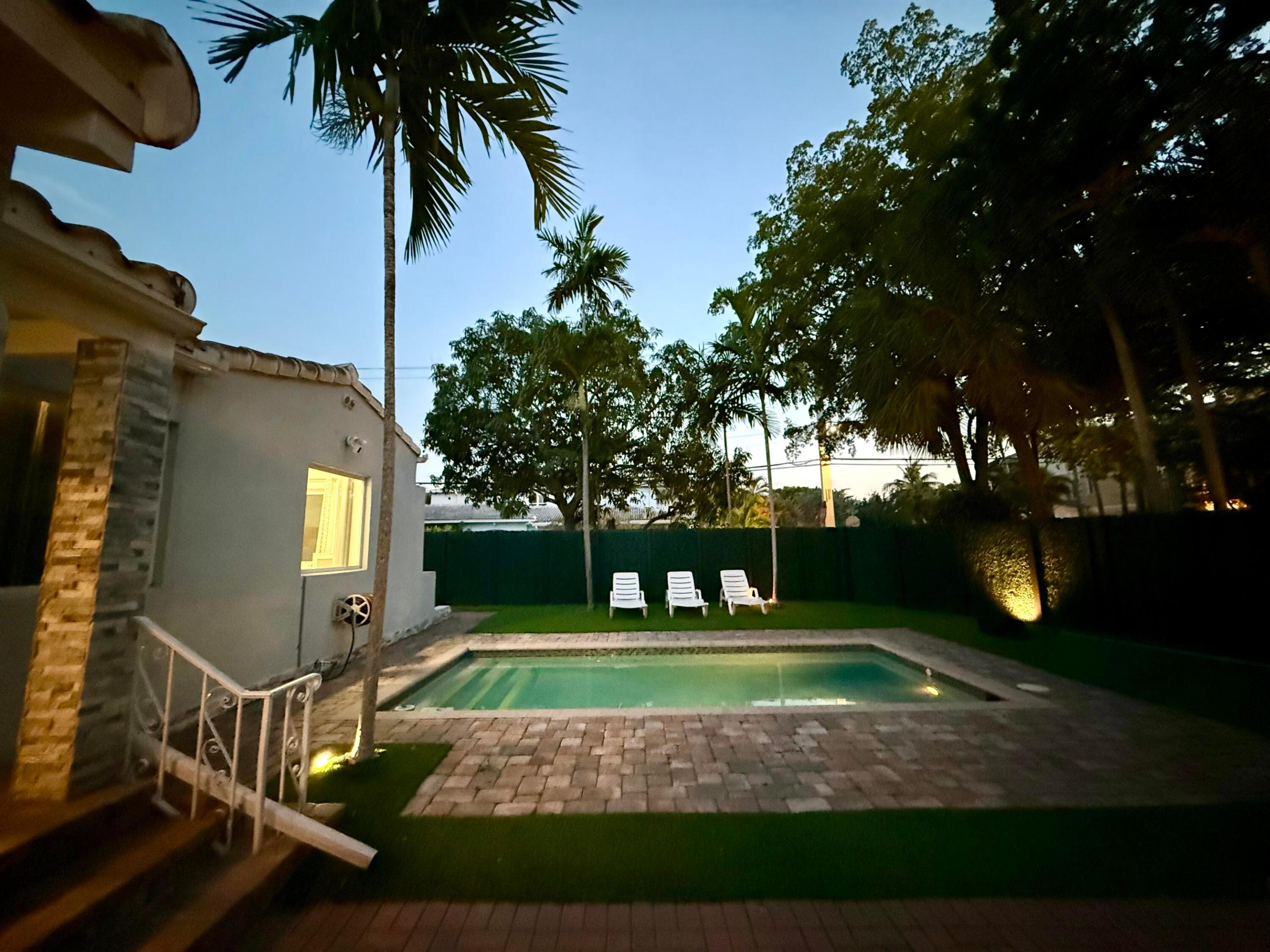 700 NE 17th Fort Lauderdale, FL 33304