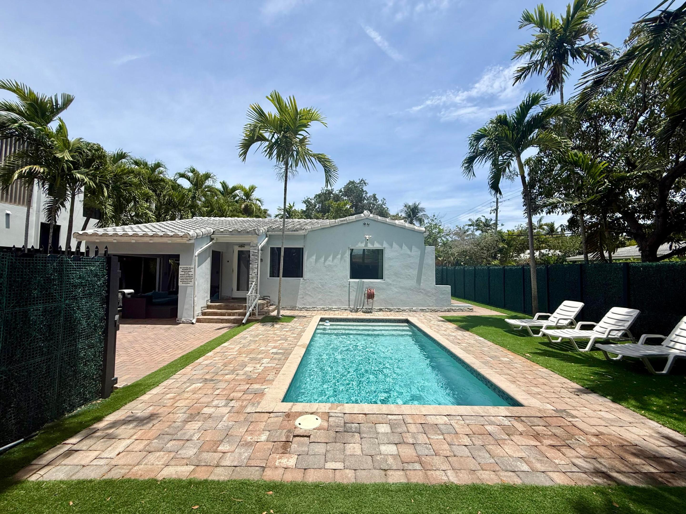 700 NE 17th Fort Lauderdale, FL 33304