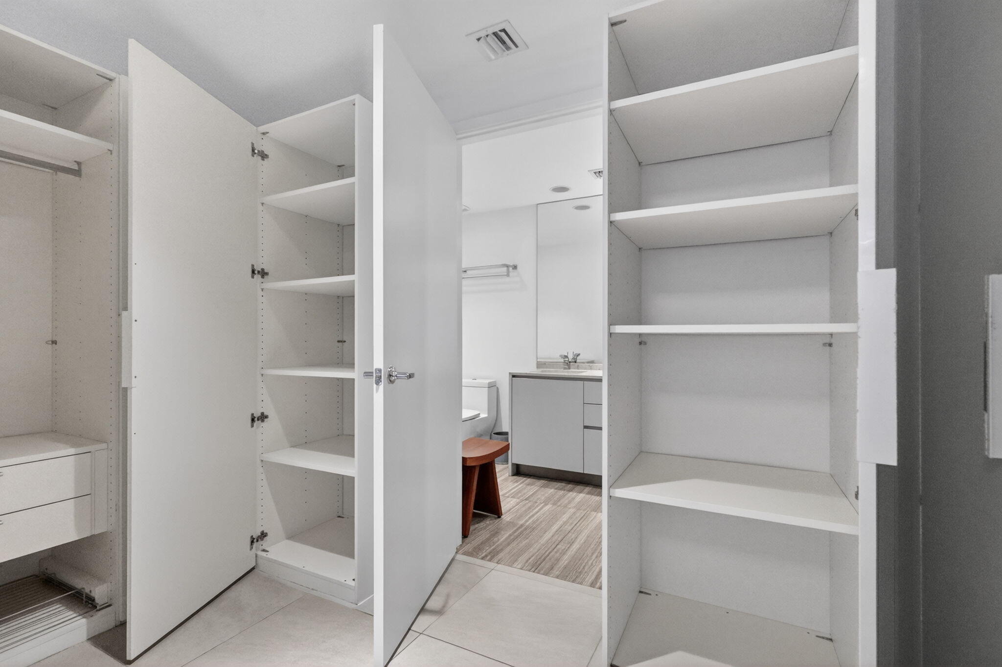 1010 Brickell #1607 Miami, FL 33131