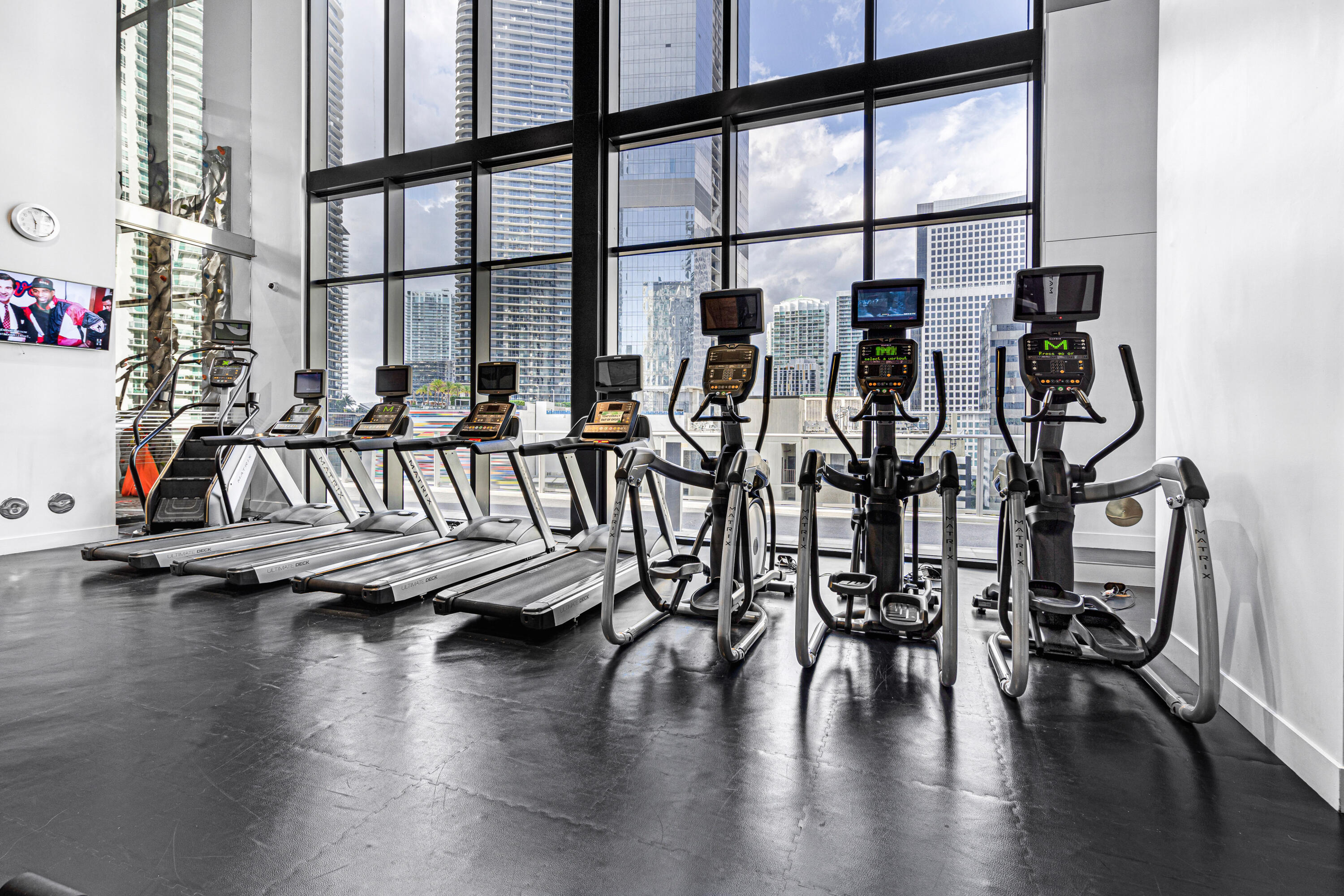 1010 Brickell #1607 Miami, FL 33131