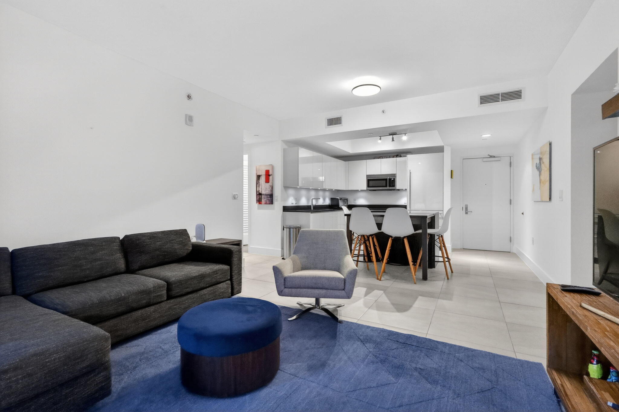1010 Brickell #1607 Miami, FL 33131