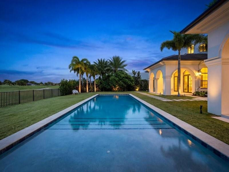 4013 Country Clb Fort Lauderdale, FL 33308