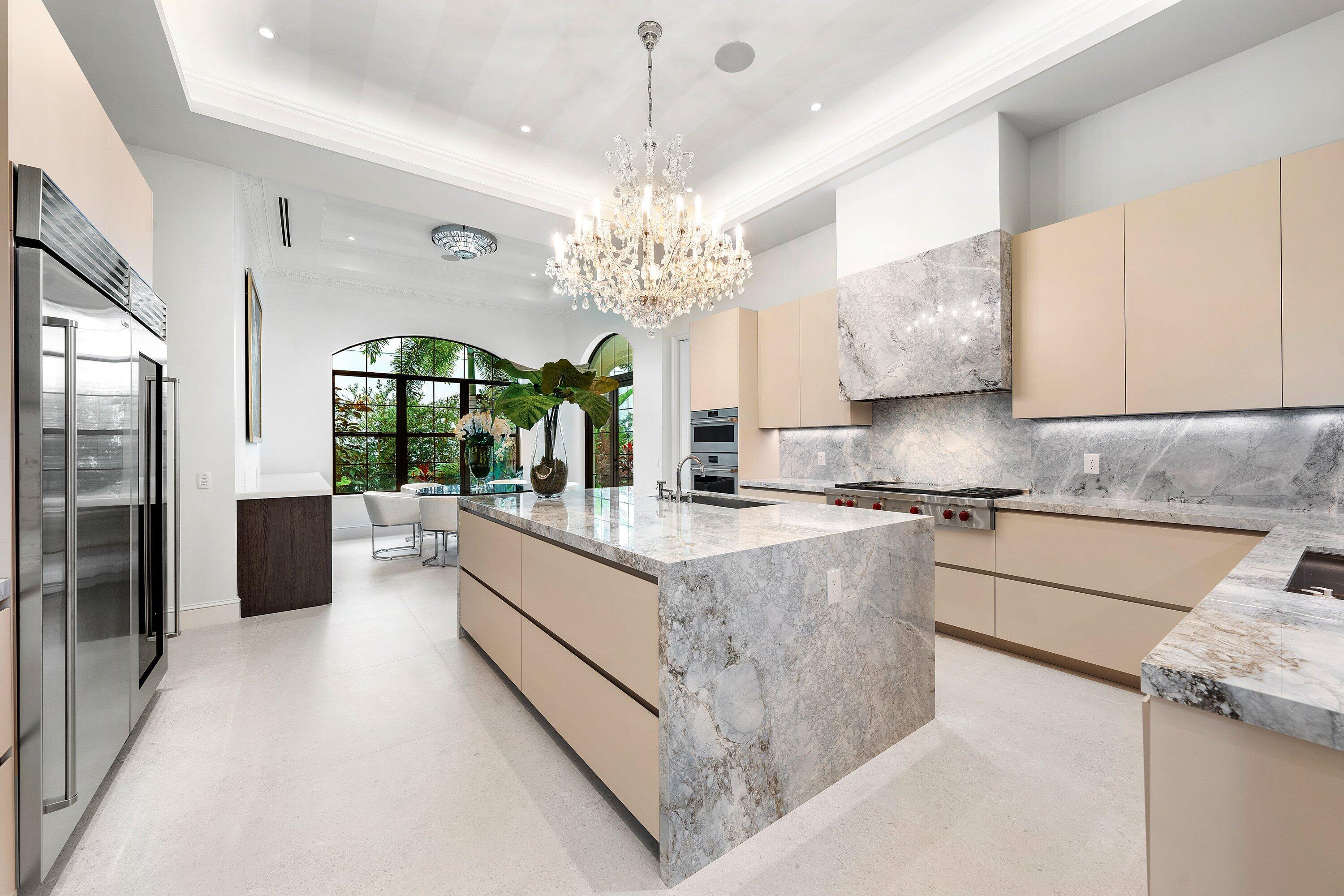 4013 Country Clb Fort Lauderdale, FL 33308