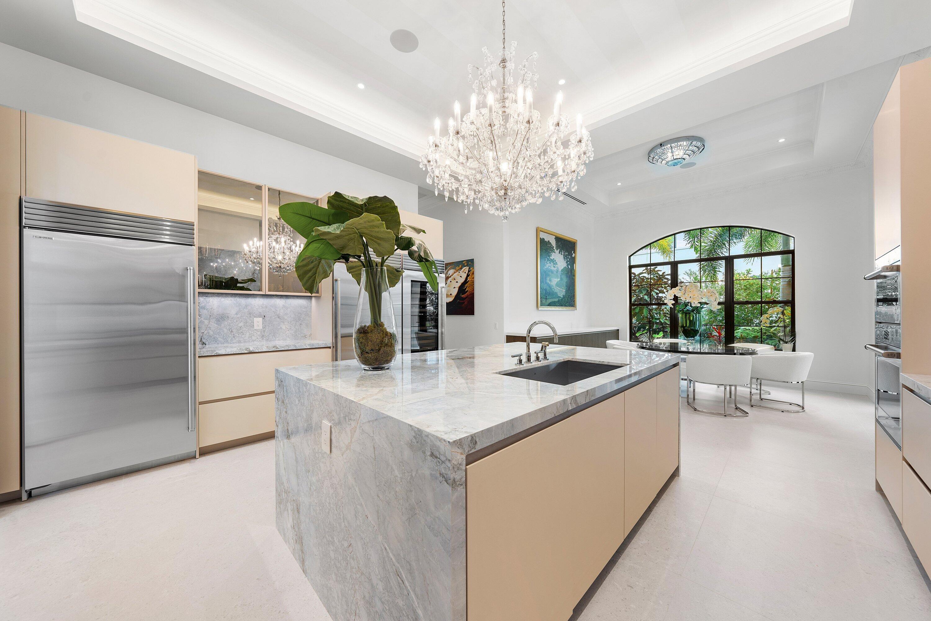 4013 Country Clb Fort Lauderdale, FL 33308