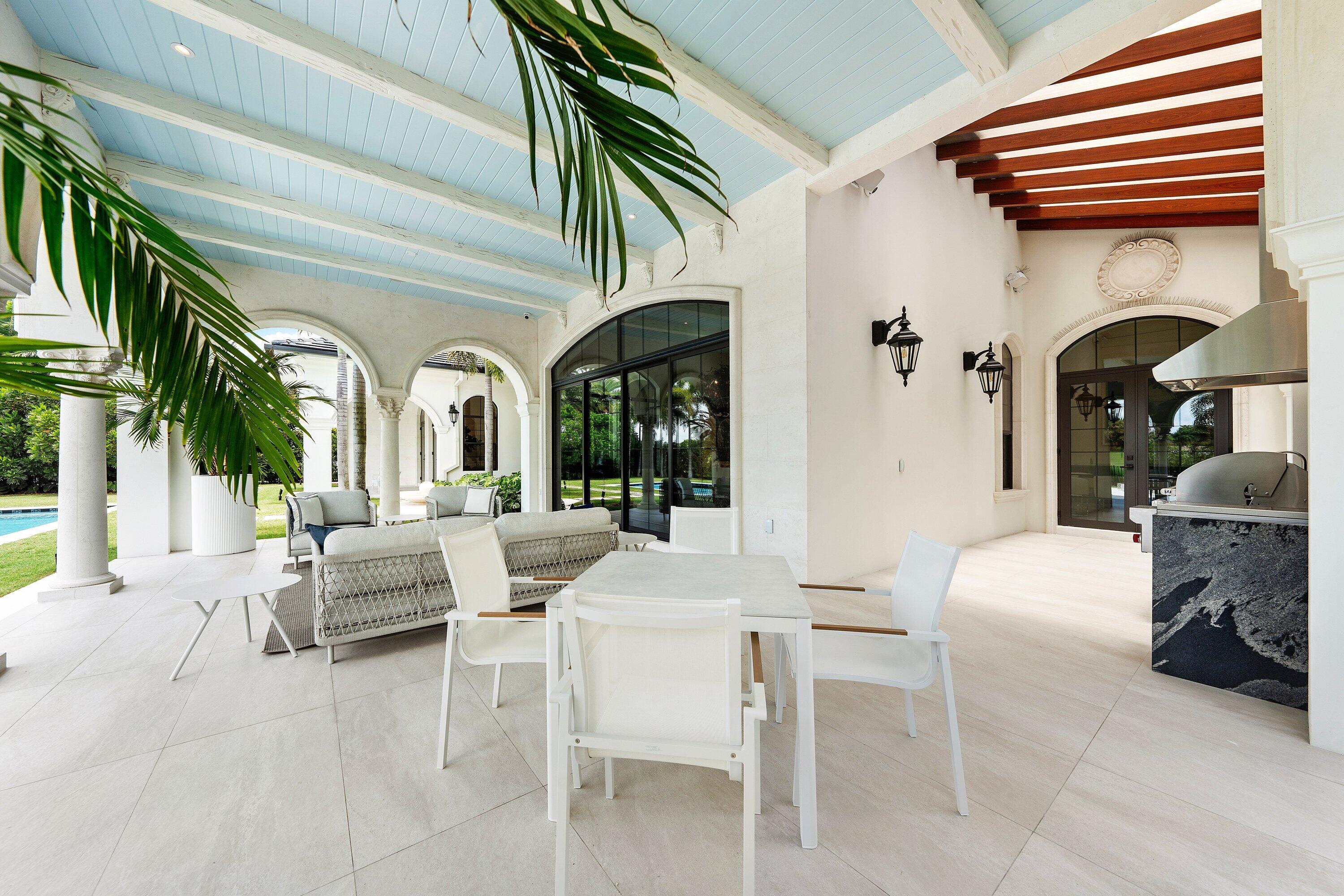 4013 Country Clb Fort Lauderdale, FL 33308