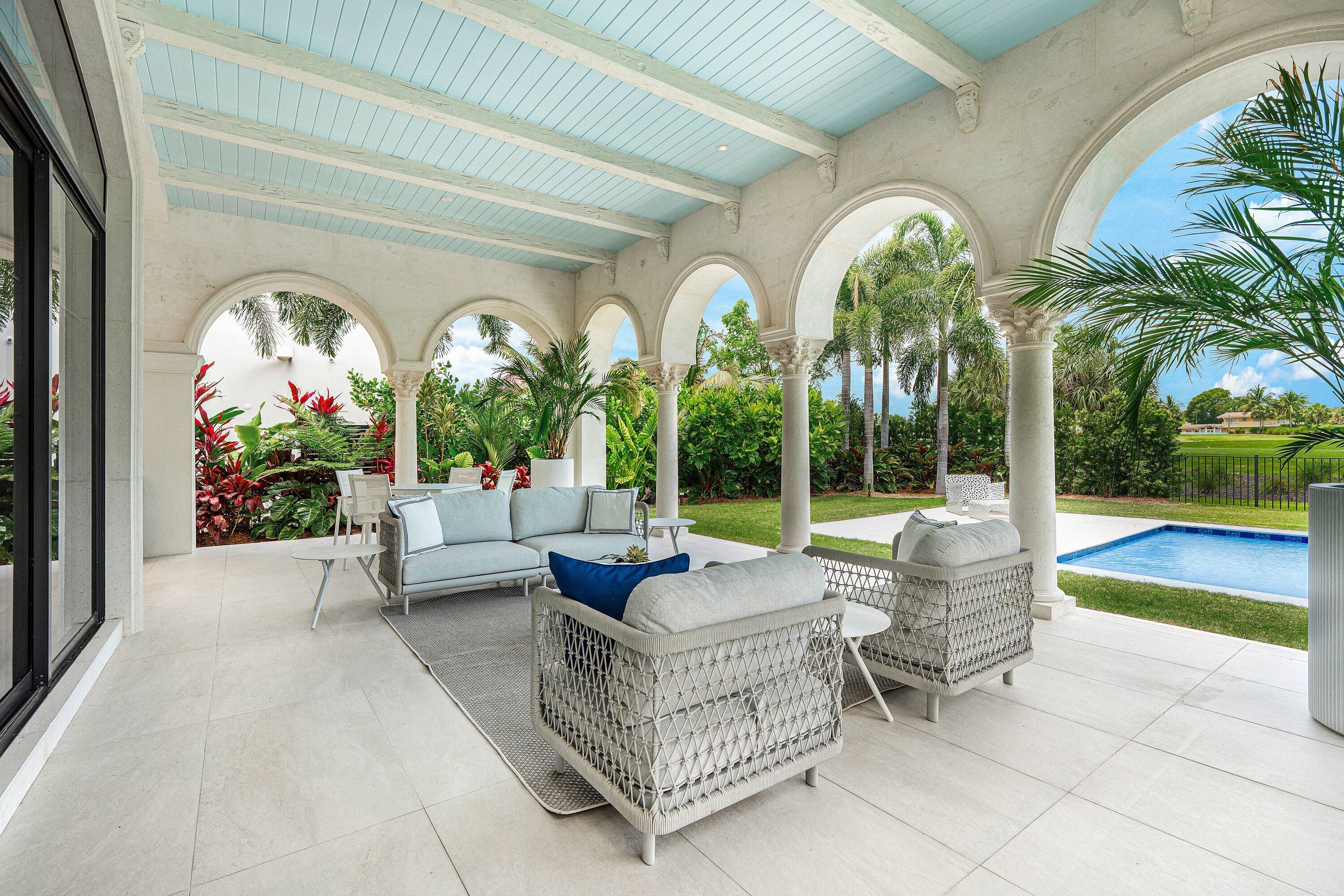 4013 Country Clb Fort Lauderdale, FL 33308