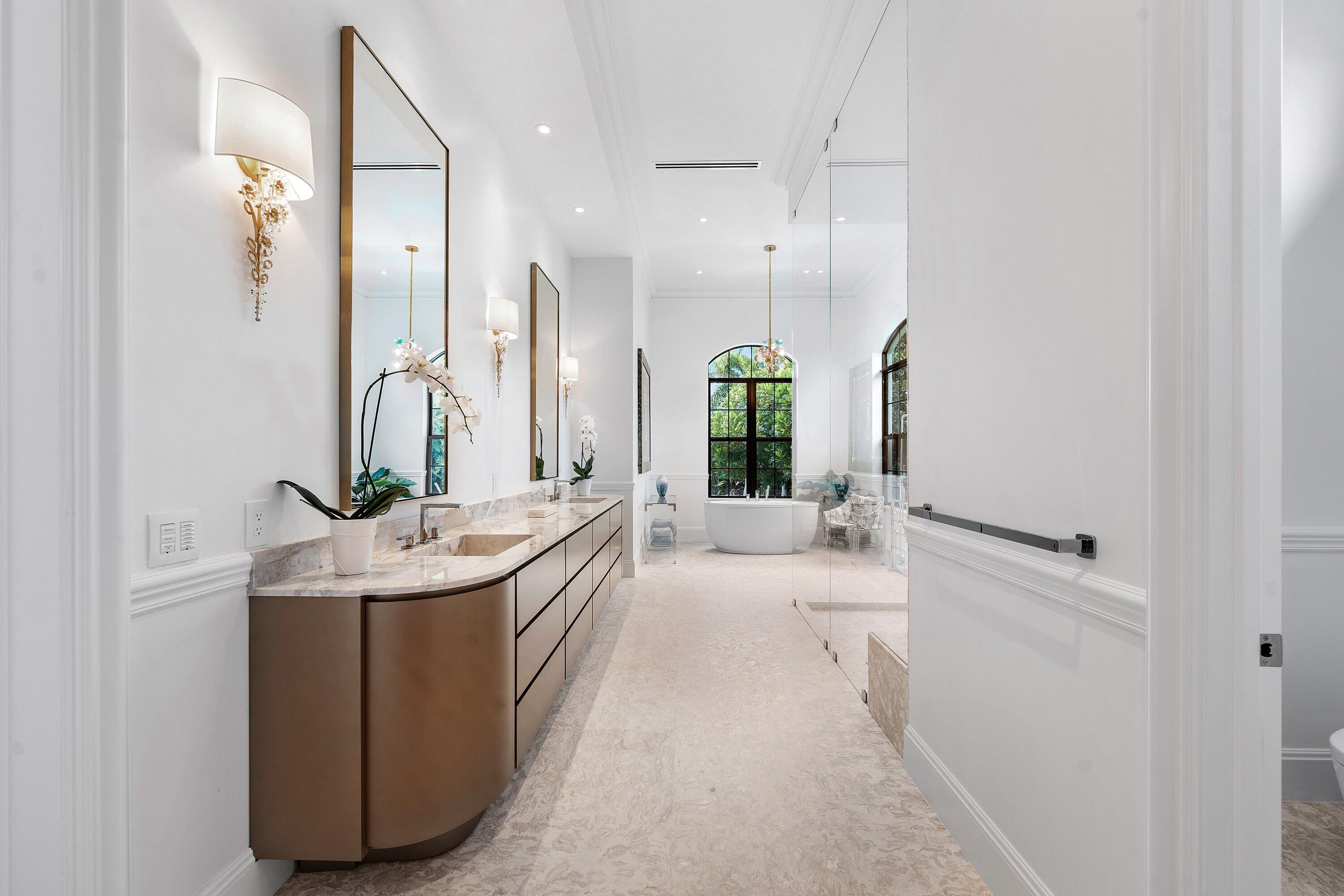 4013 Country Clb Fort Lauderdale, FL 33308