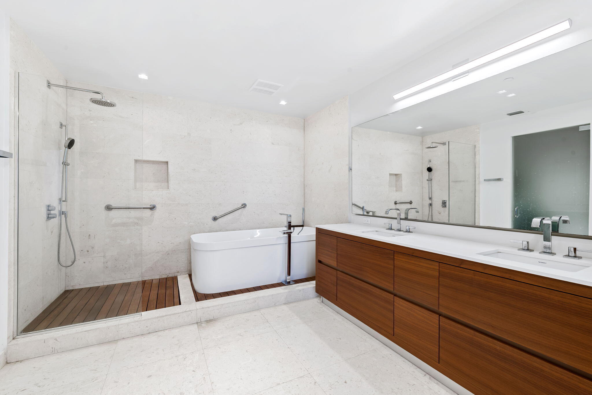 3581 E Glencoe #408 Miami, FL 33133