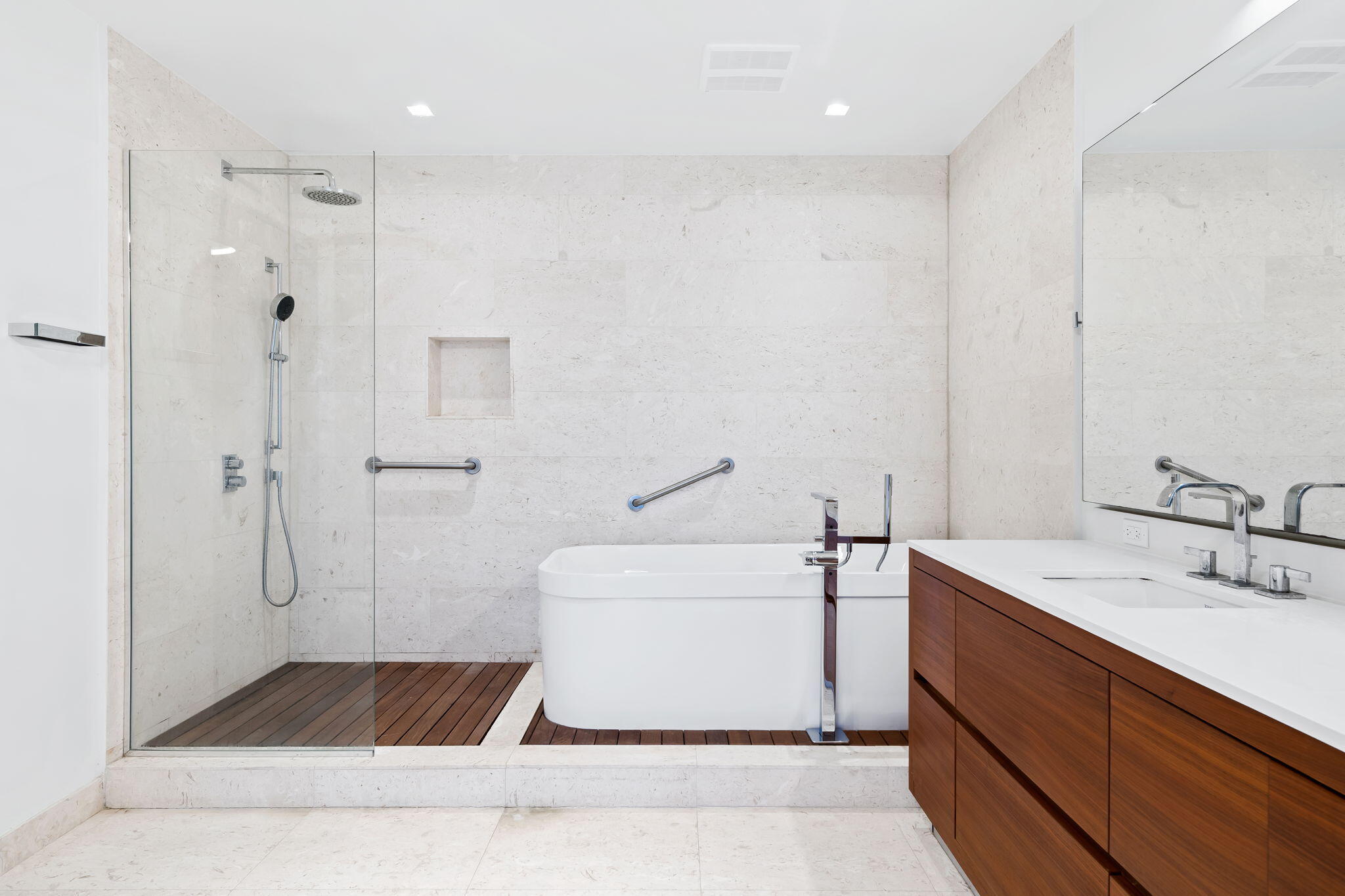 3581 E Glencoe #408 Miami, FL 33133