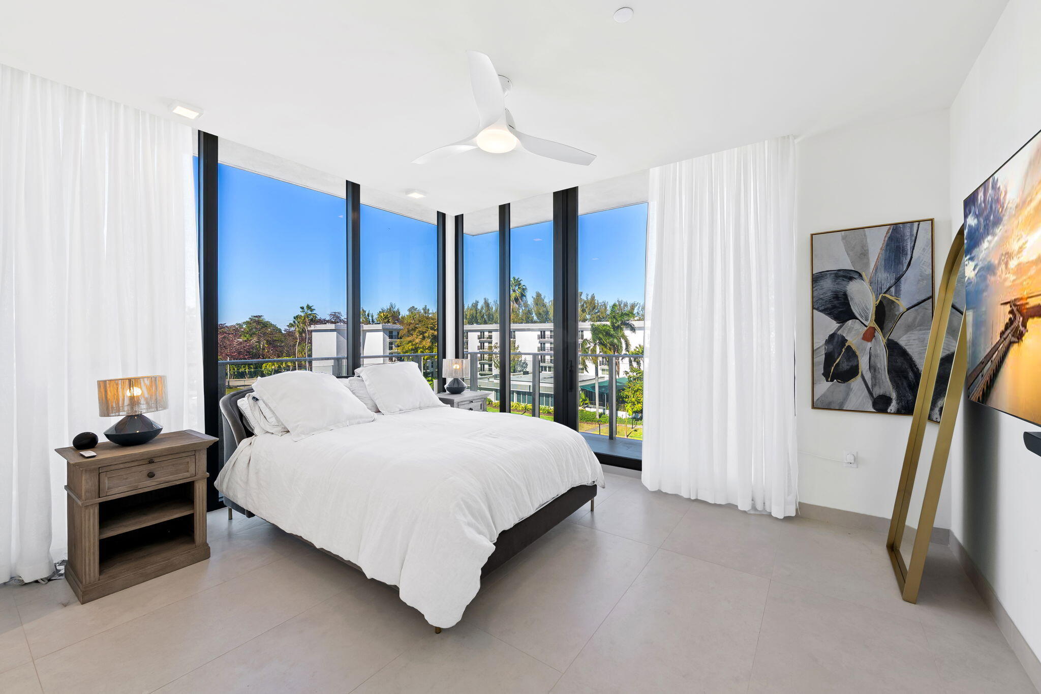 3581 E Glencoe #408 Miami, FL 33133