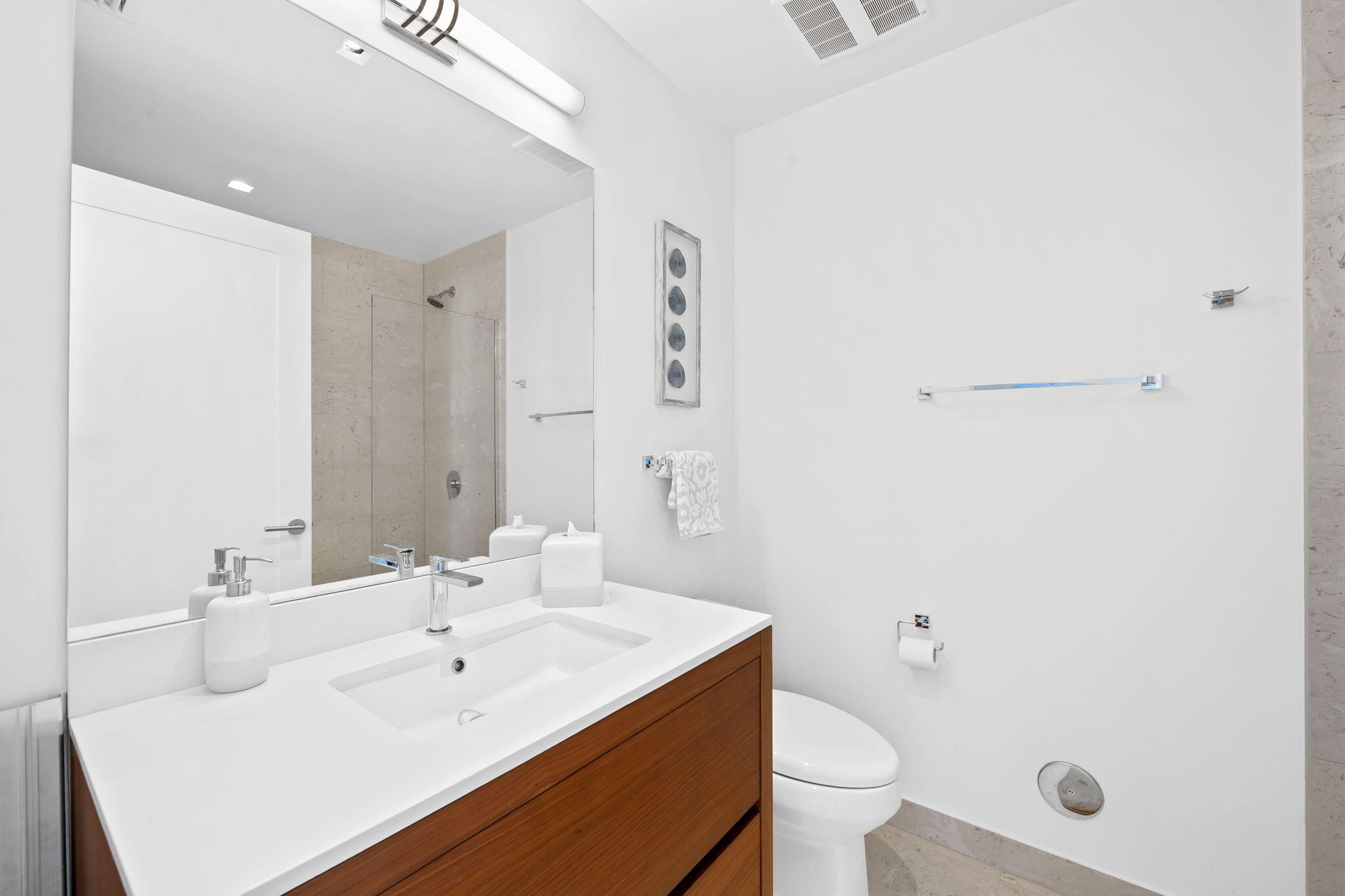 3581 E Glencoe #408 Miami, FL 33133