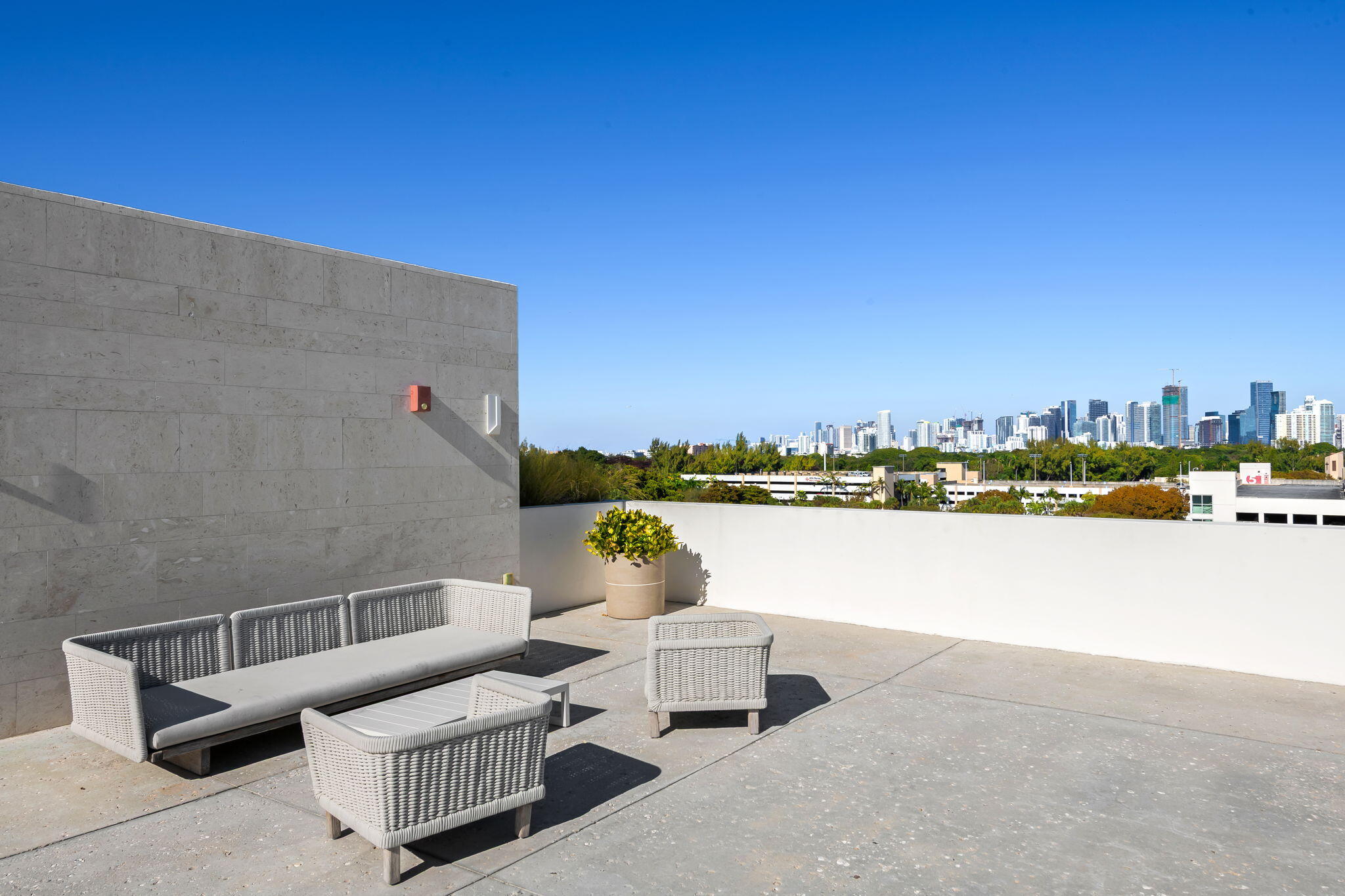 3581 E Glencoe #408 Miami, FL 33133