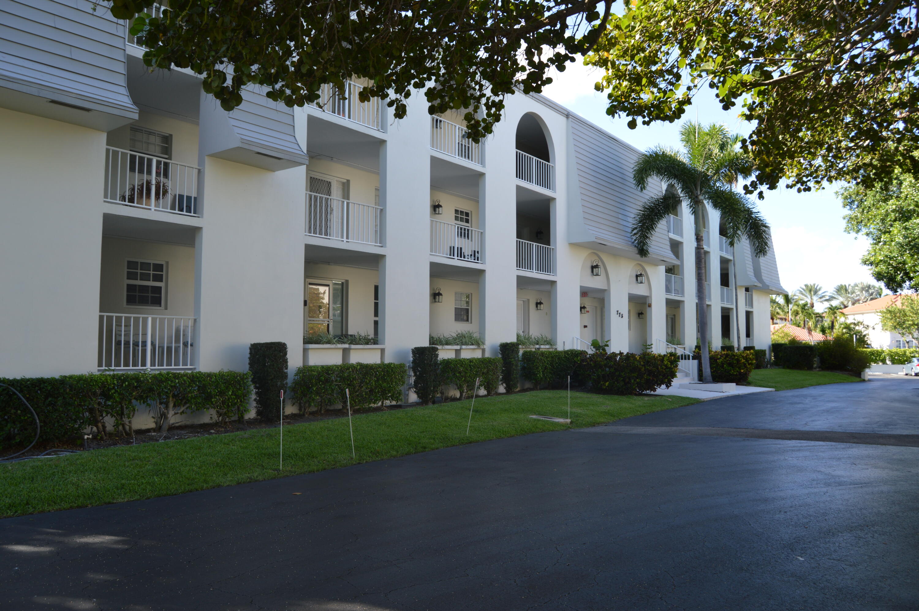775 Jeffery #5-303