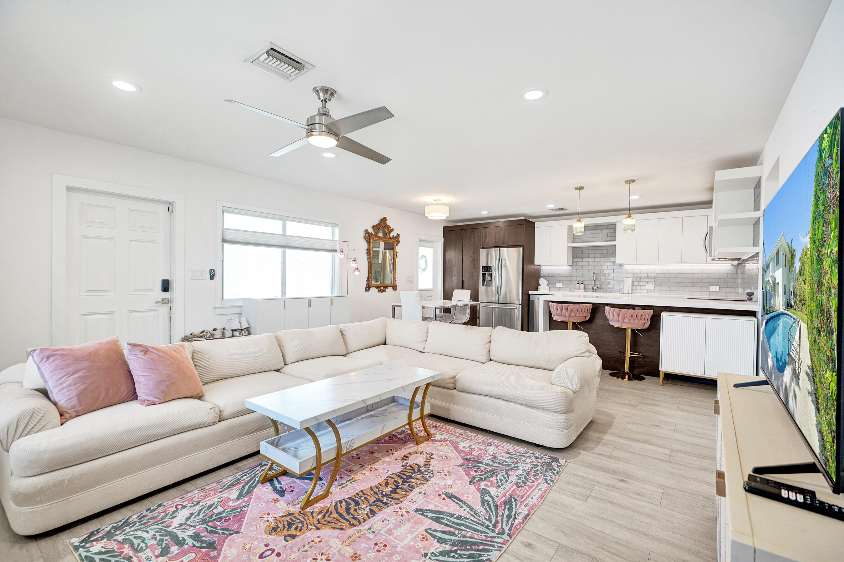 2050 NE 39th #101