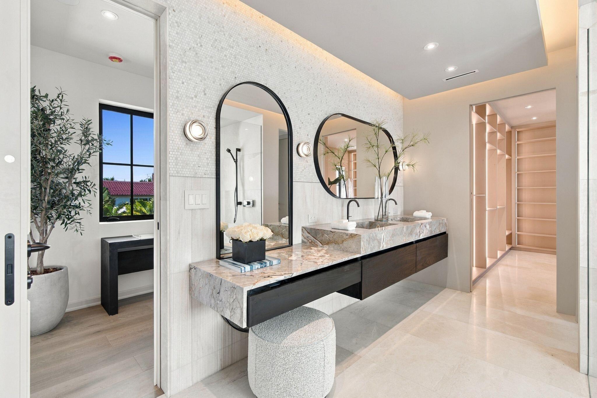 5262 La Gorce Dr Miami Beach, FL 33140