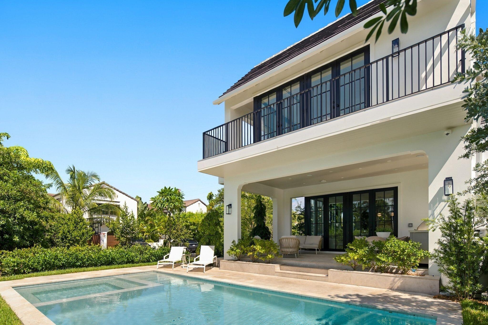5262 La Gorce Dr Miami Beach, FL 33140