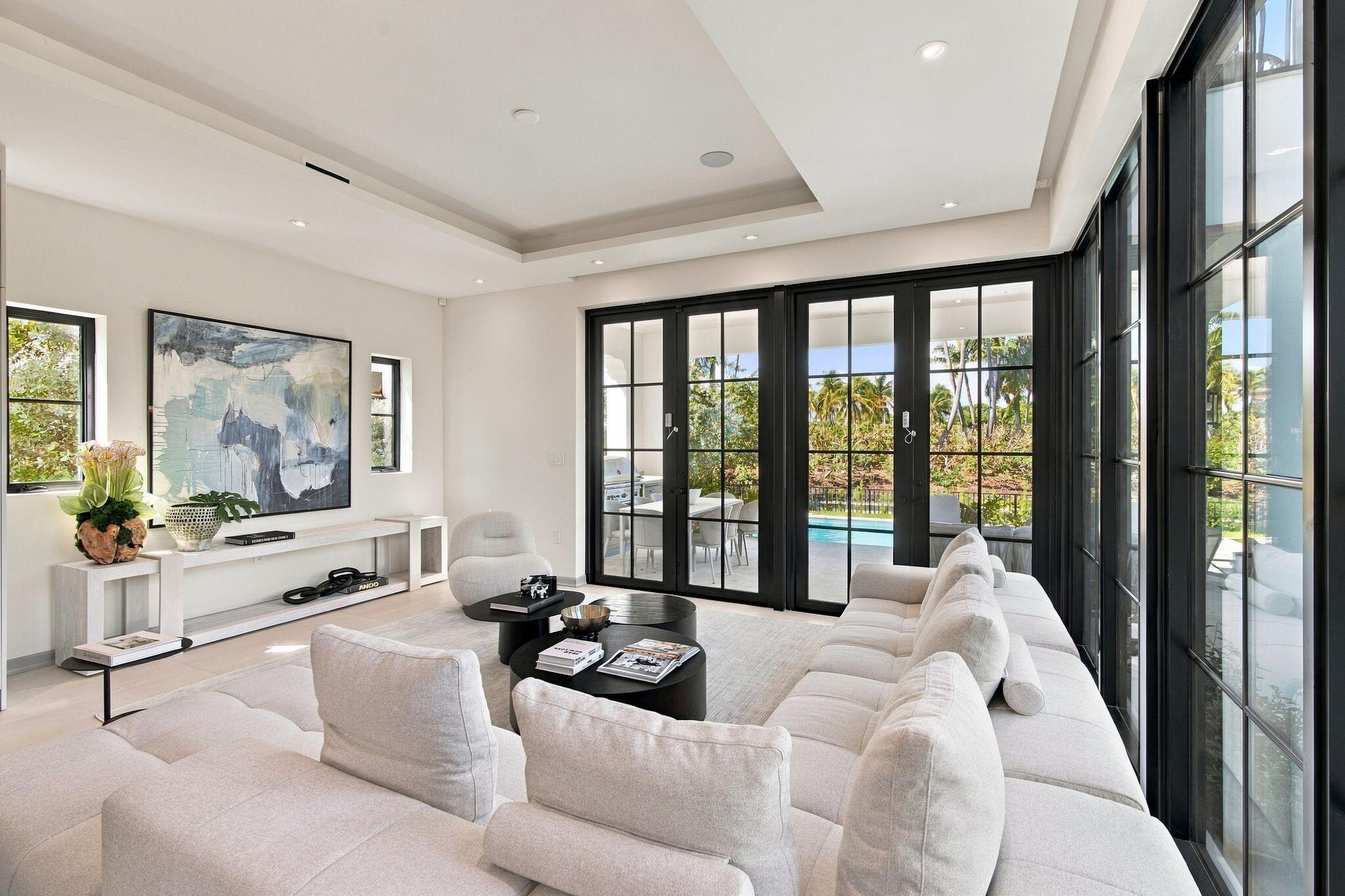 5262 La Gorce Dr Miami Beach, FL 33140