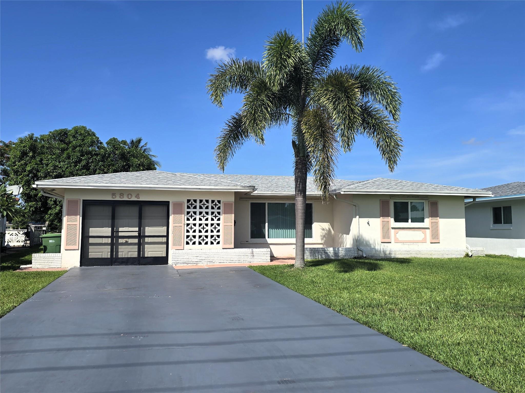 5804 NW 70th Ave