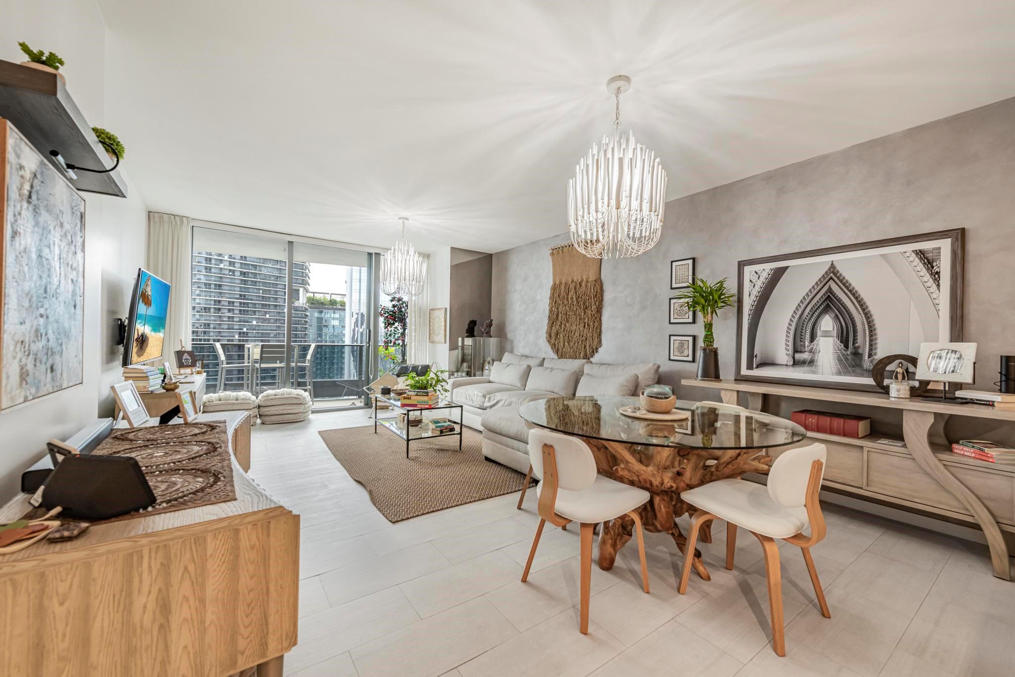 1000 Brickell Plz #4214