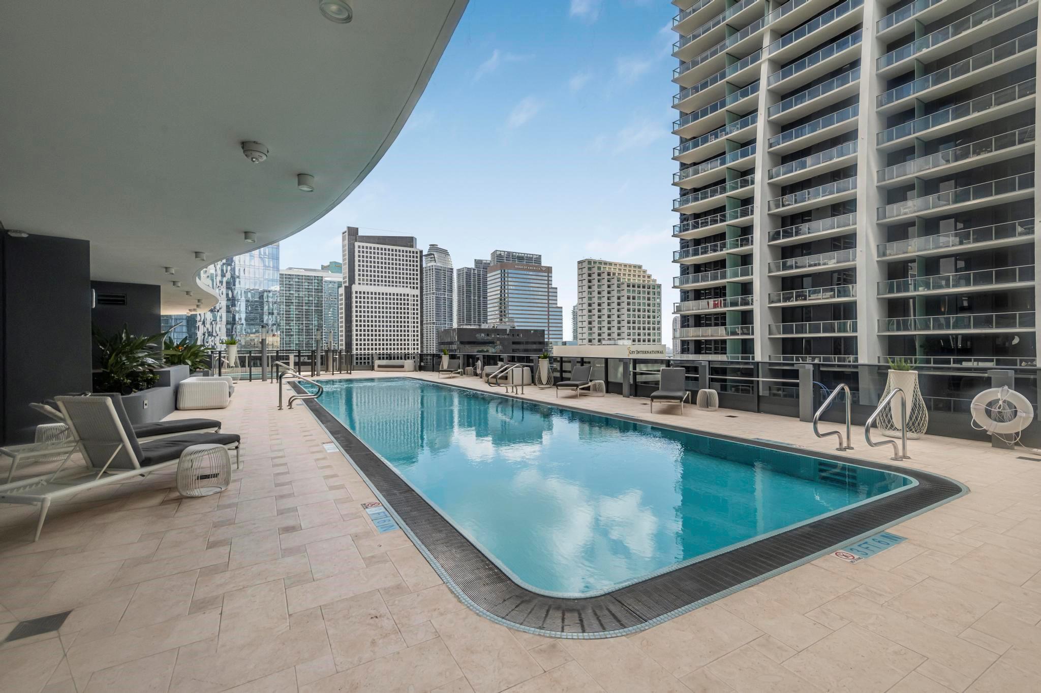 image Brickell Flatiron25
