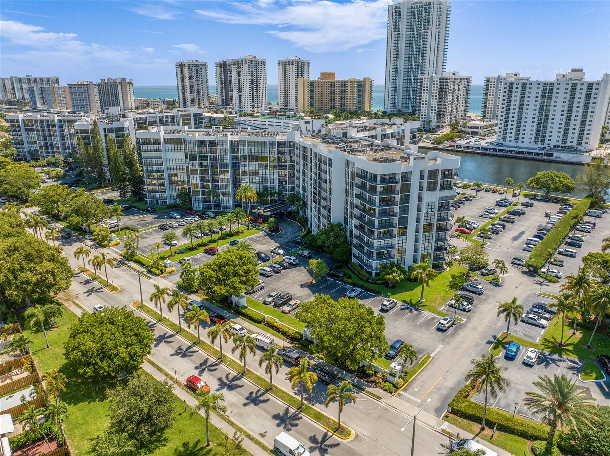 800 Parkview Dr #1001