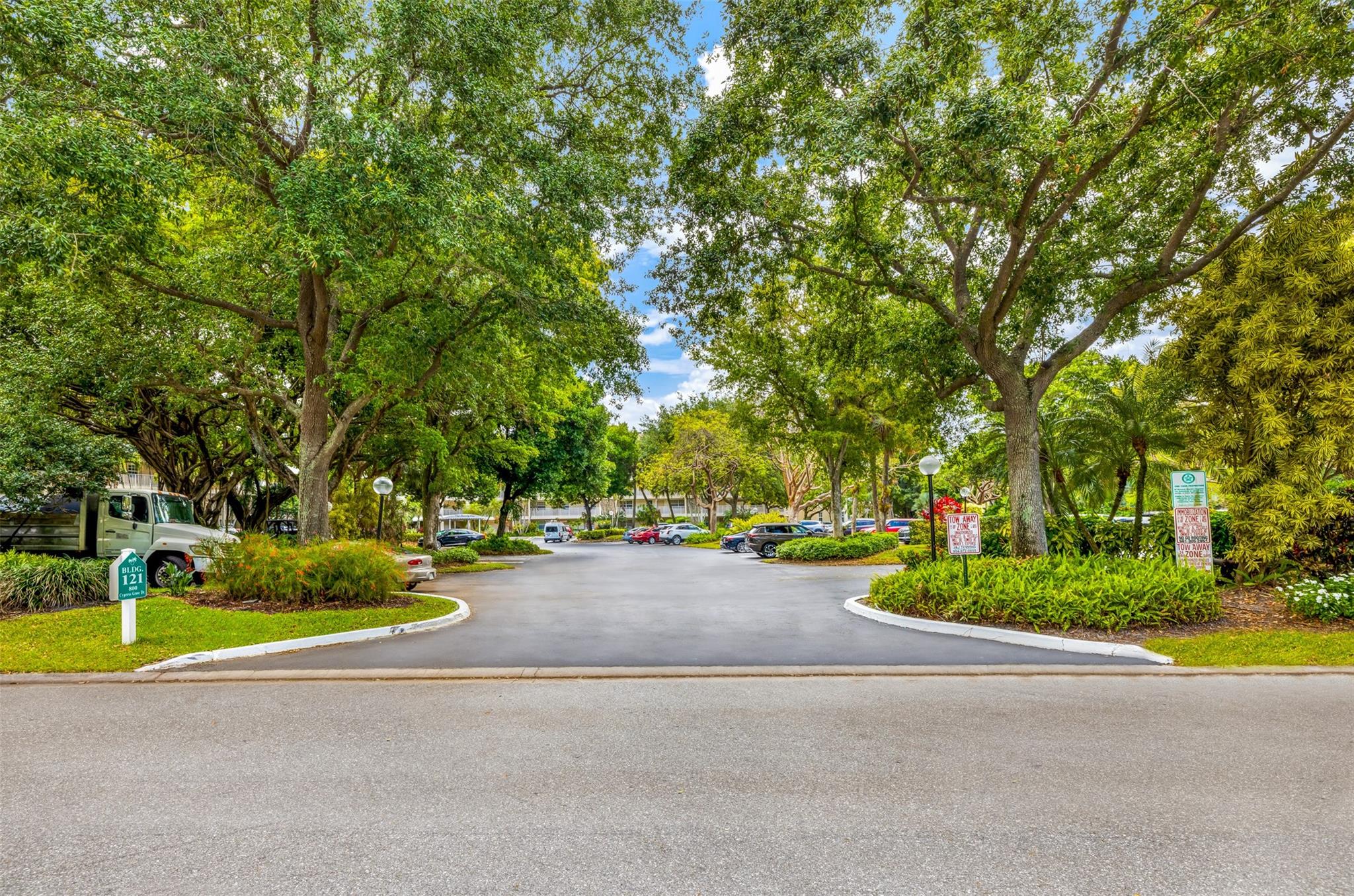 800 Cypress Grv Dr #402