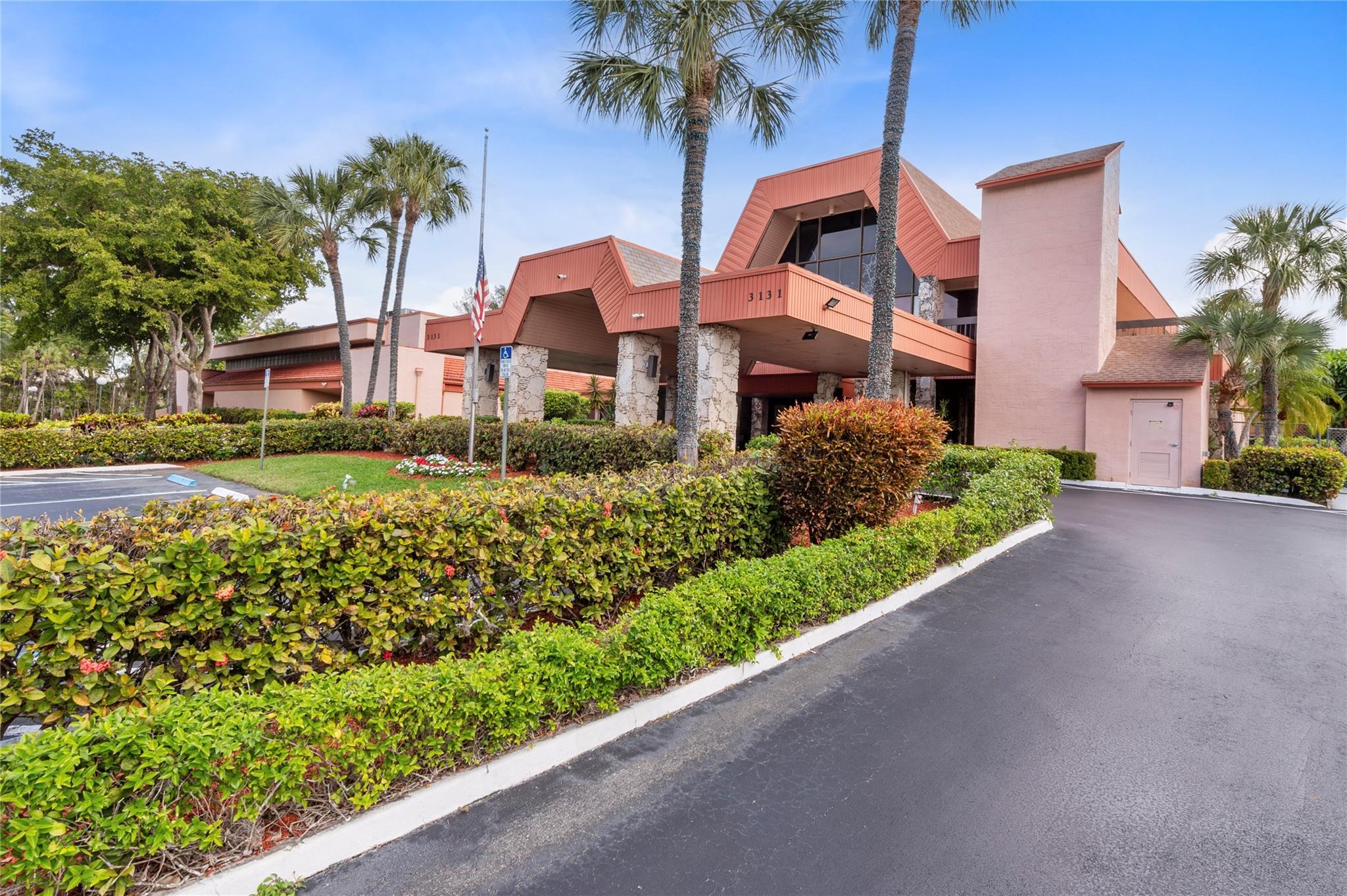 3090 Holiday Spgs Blvd #306