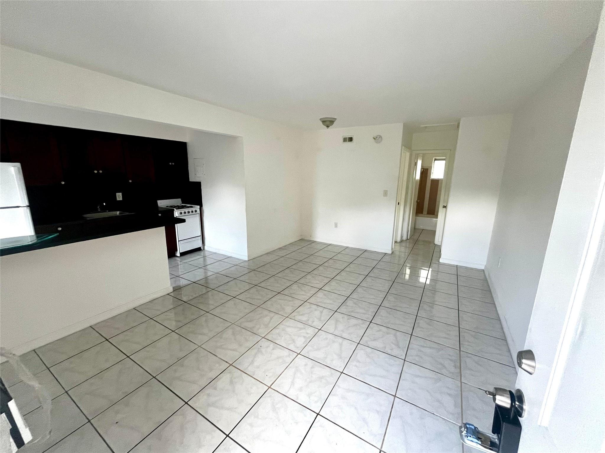 751 NE 83rd #18